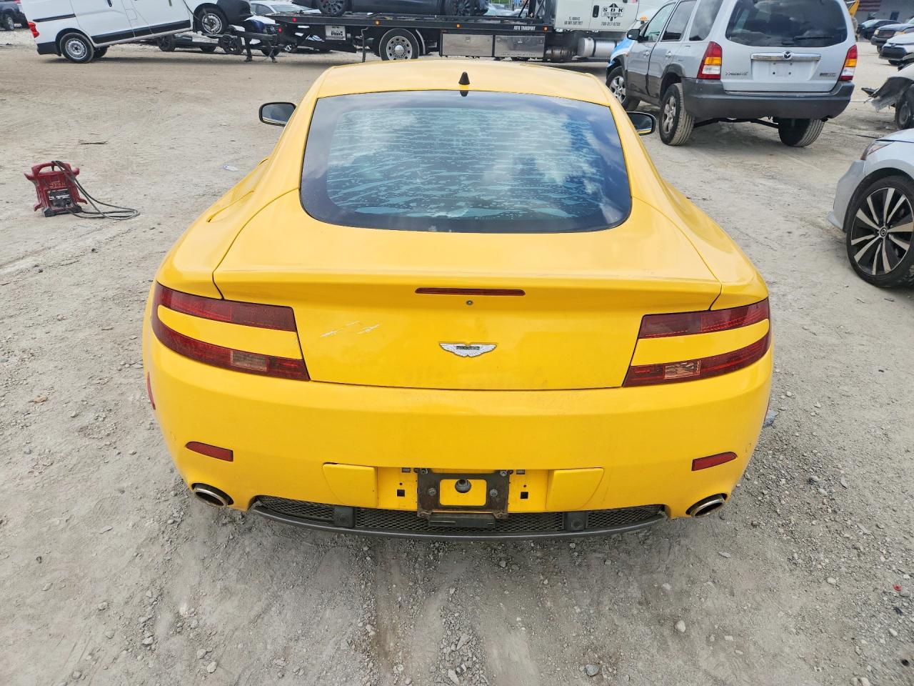 2007 Aston Martin V8 Vantage Желтый vin: SCFBB03B47GC04466