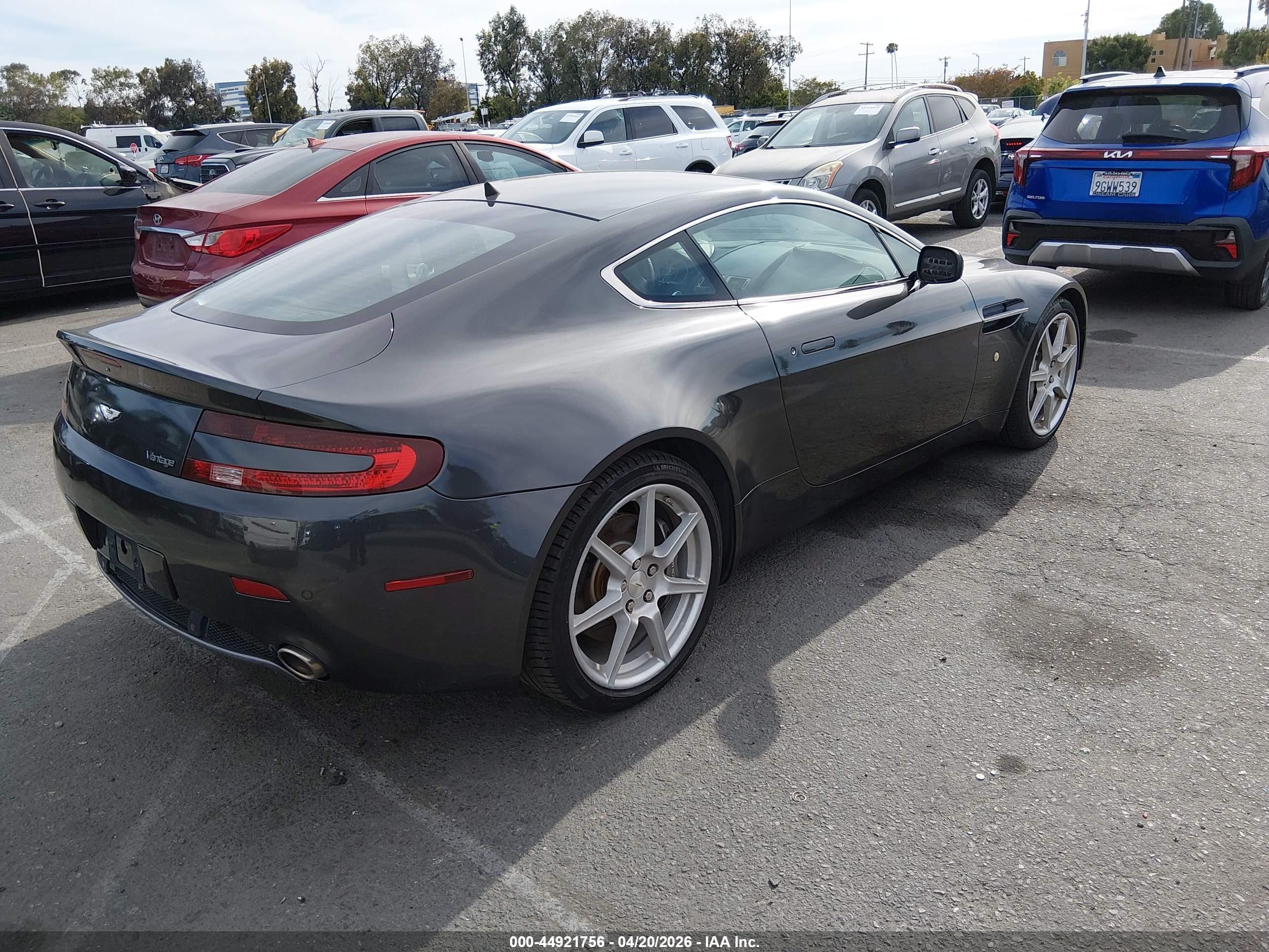2006 Aston Martin V8 Vantage   Серый vin: SCFBB03BX6GC01747