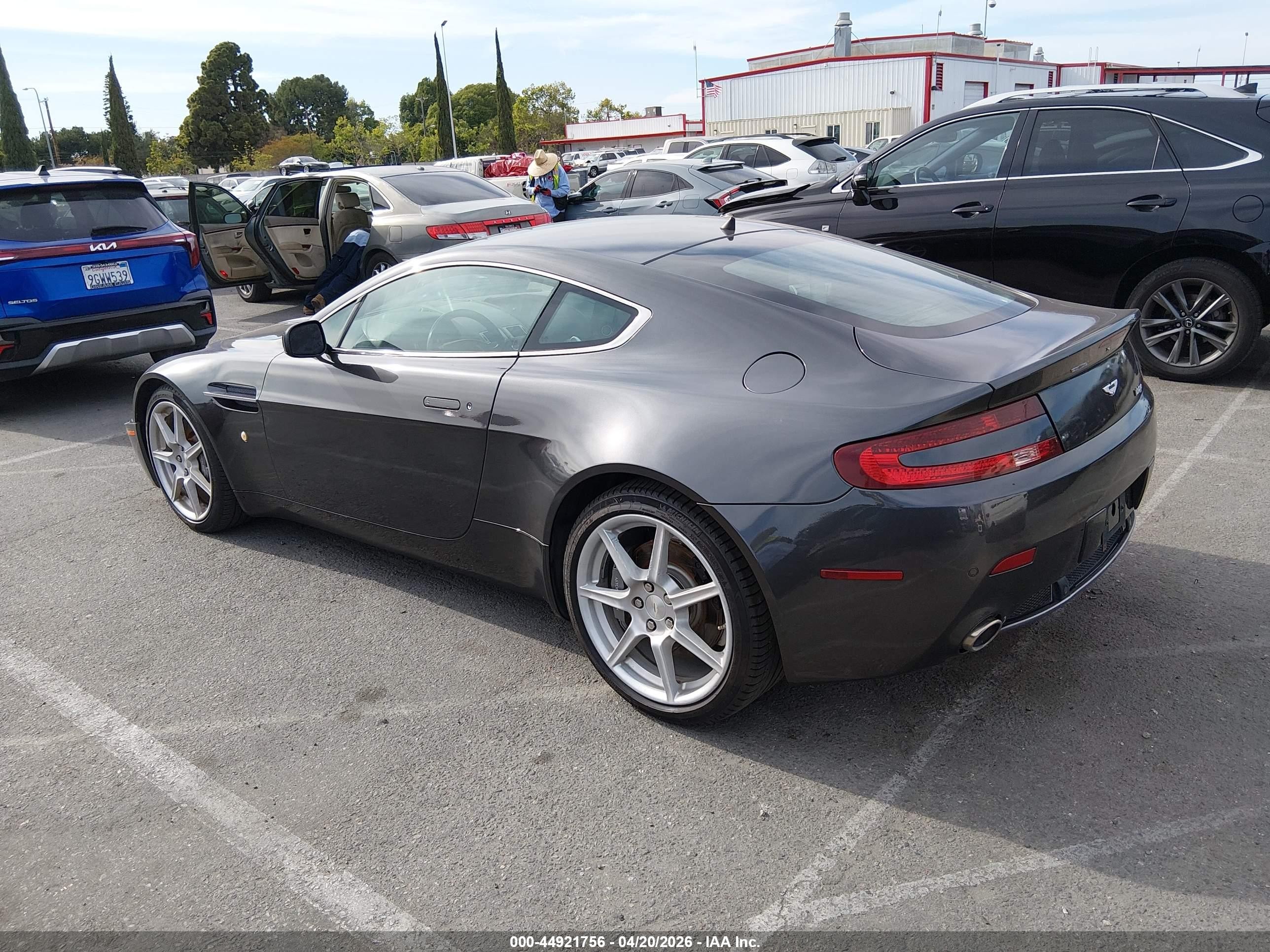 2006 Aston Martin V8 Vantage   Серый vin: SCFBB03BX6GC01747
