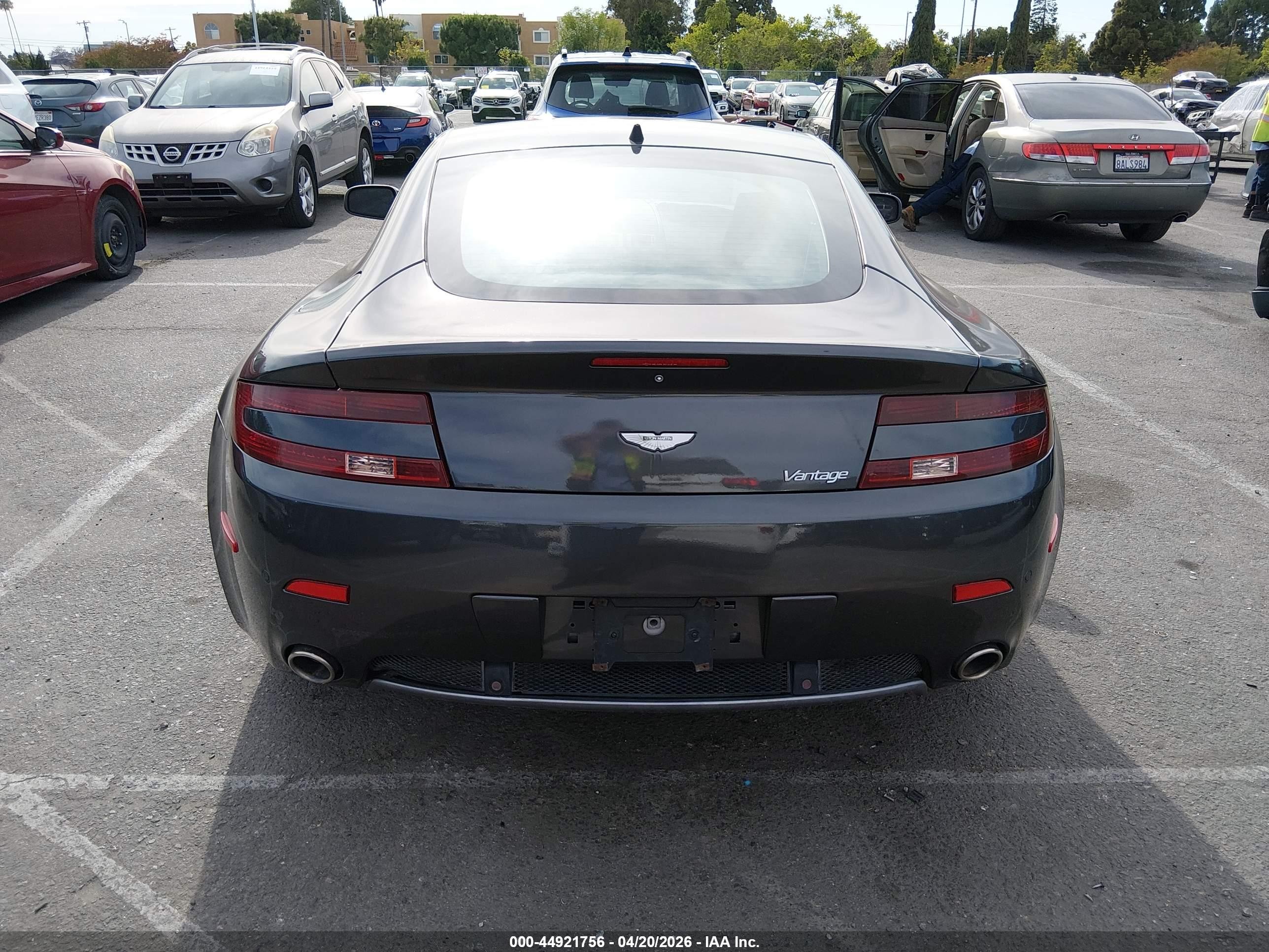 2006 Aston Martin V8 Vantage   Серый vin: SCFBB03BX6GC01747