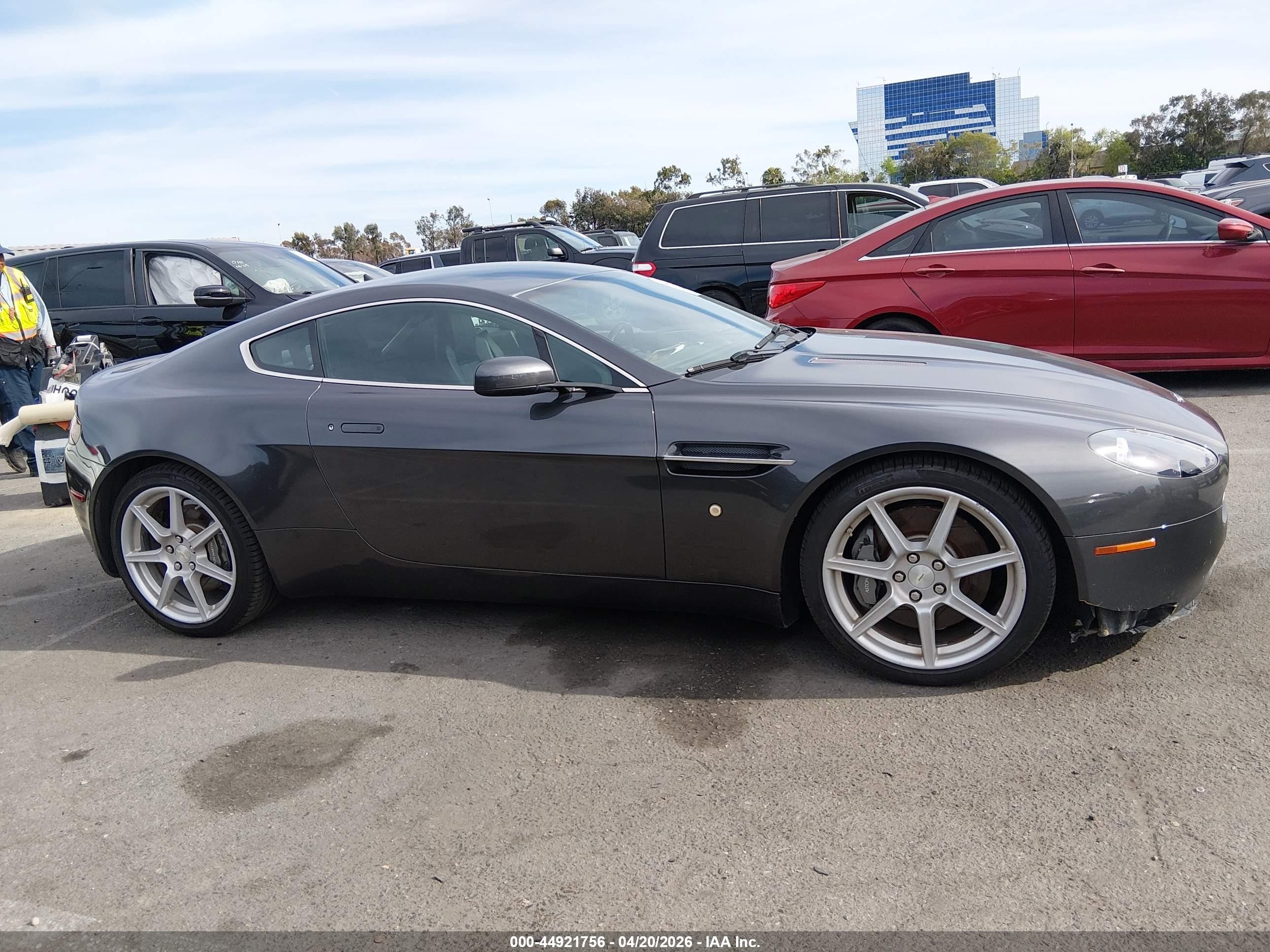 2006 Aston Martin V8 Vantage   Серый vin: SCFBB03BX6GC01747