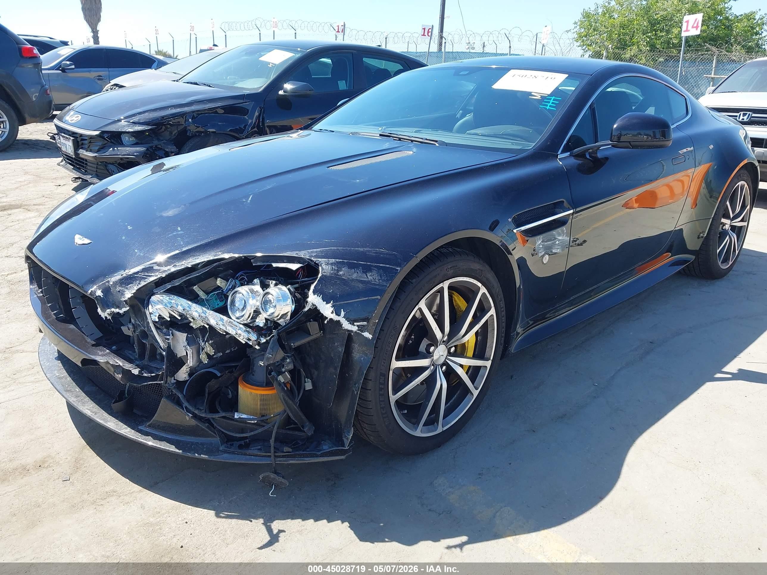 2013 Aston Martin V8 Vantage S Черный vin: SCFEBBDL8DGC17765