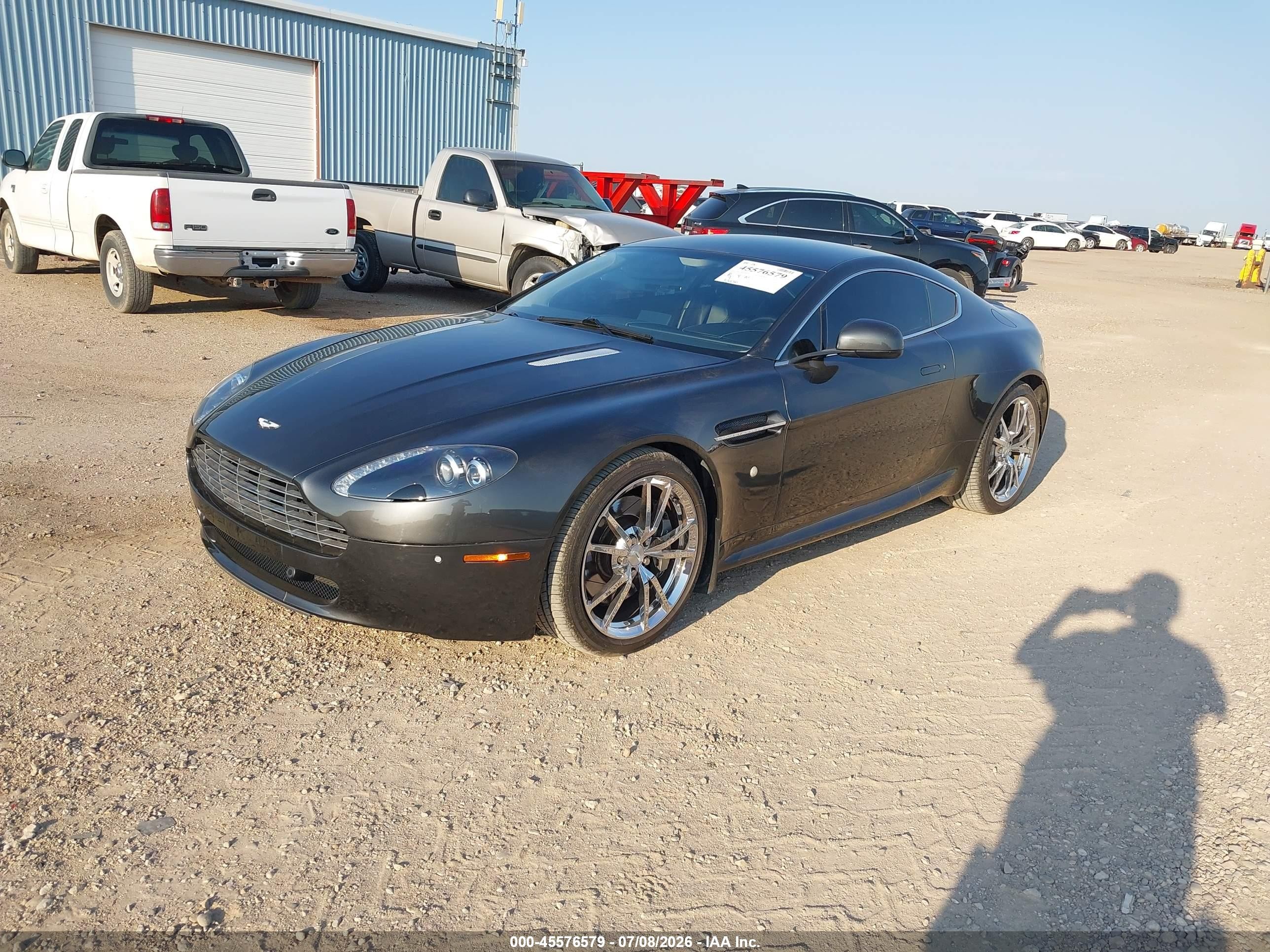 2010 Aston Martin V8 Vantage   Черный vin: SCFEFBAC2AGC13750