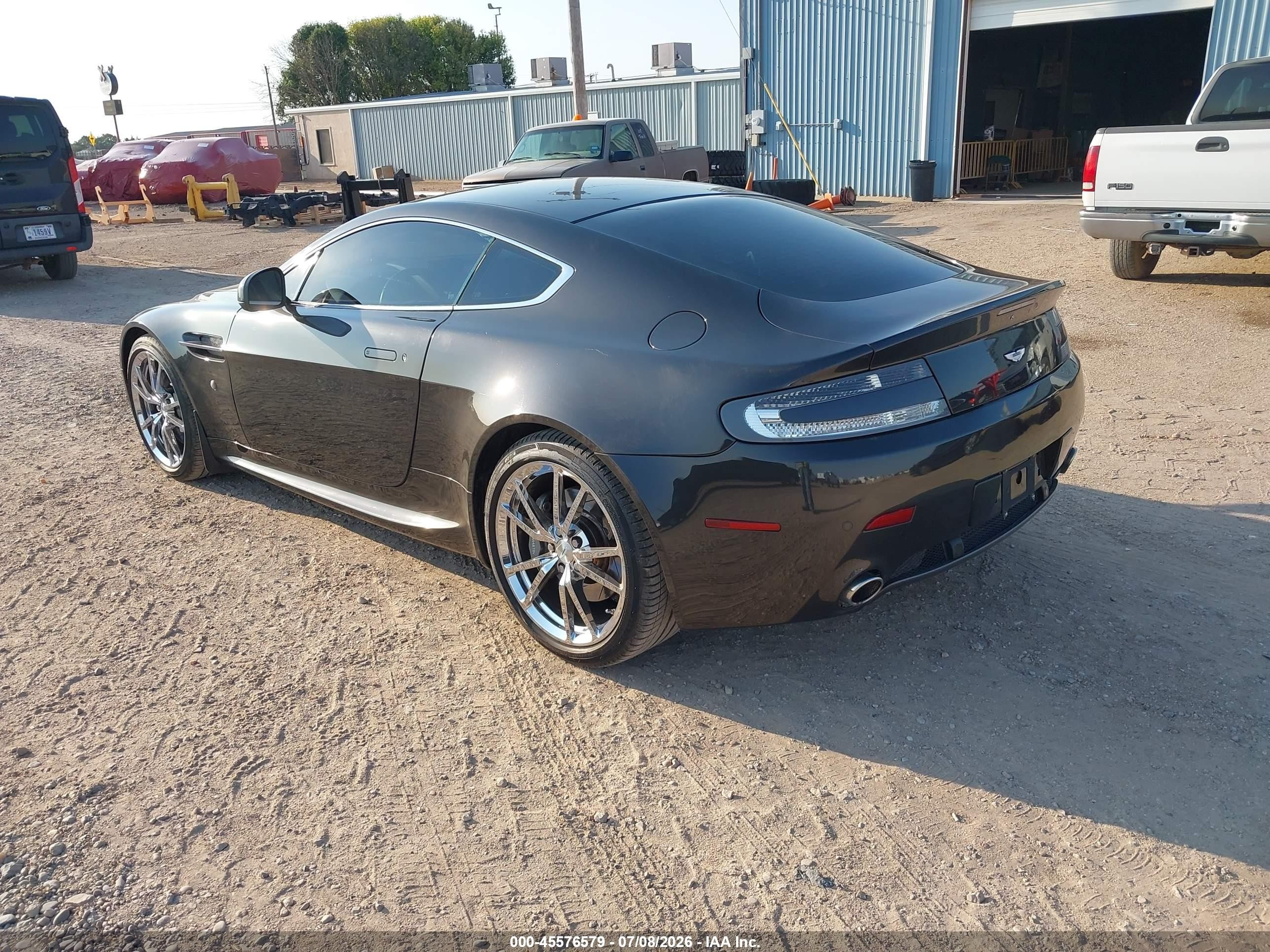 2010 Aston Martin V8 Vantage   Черный vin: SCFEFBAC2AGC13750