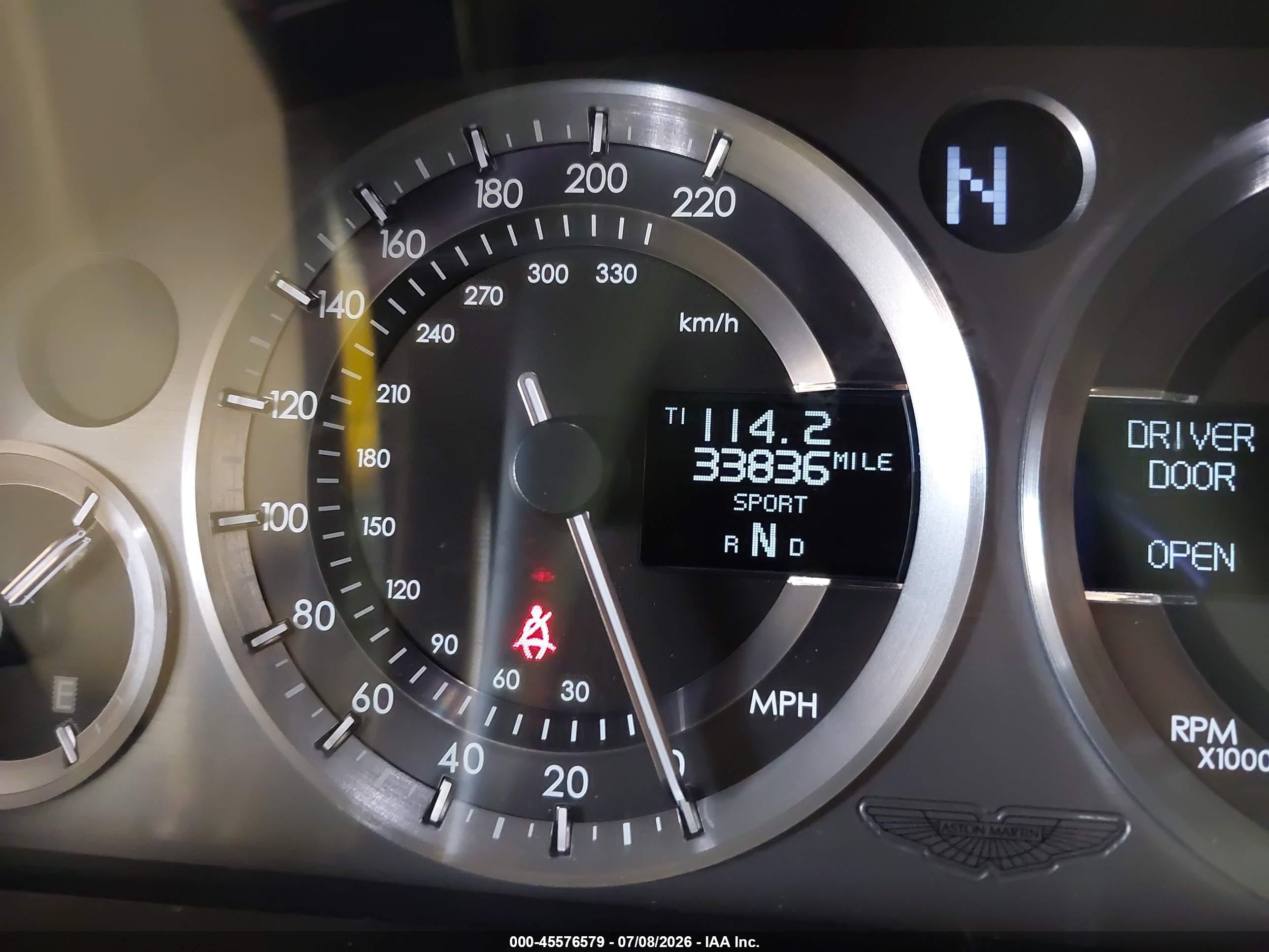2010 Aston Martin V8 Vantage   Черный vin: SCFEFBAC2AGC13750