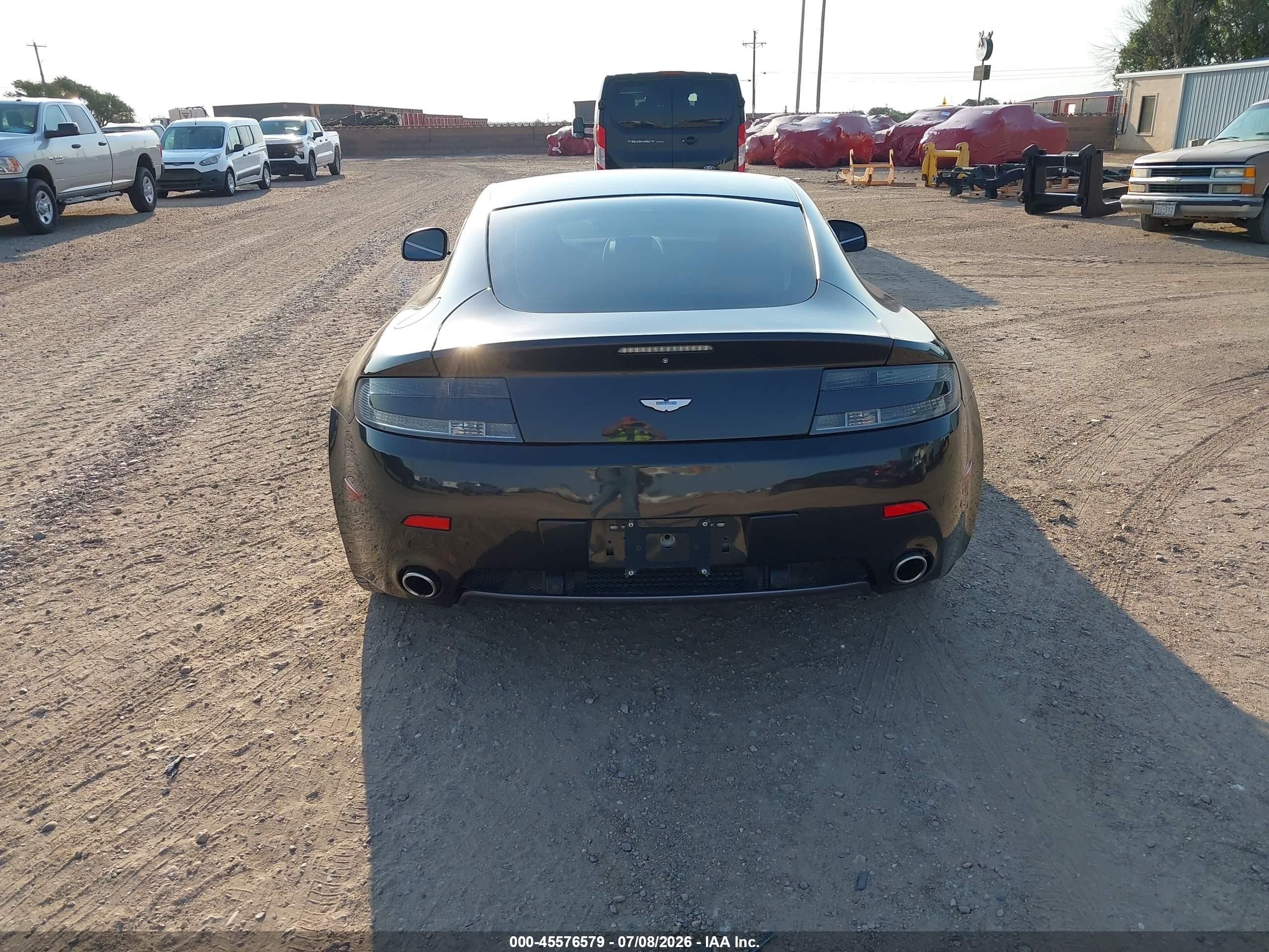 2010 Aston Martin V8 Vantage   Черный vin: SCFEFBAC2AGC13750