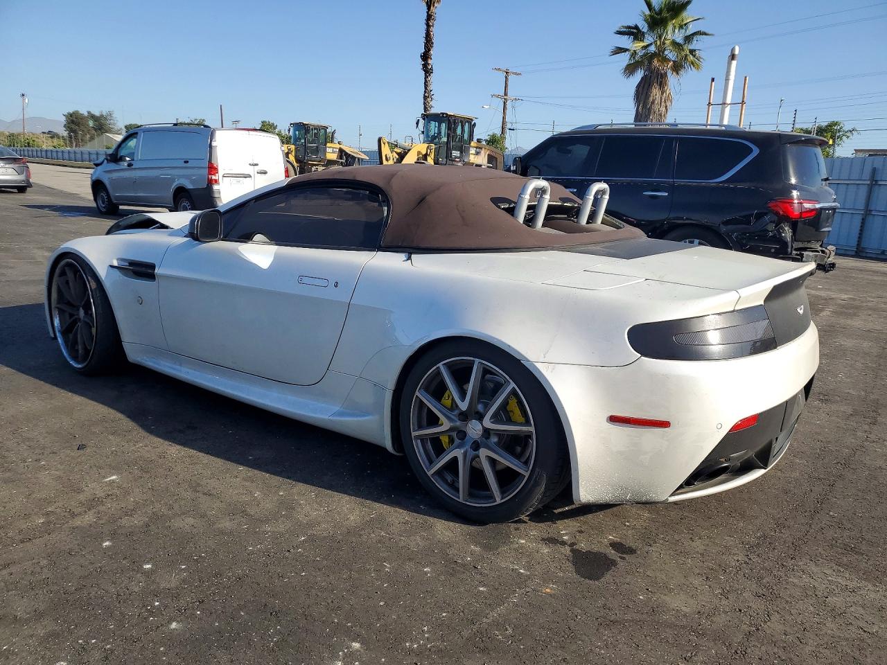 2013 Aston Martin V8 Vantage Белый vin: SCFEKBBK1DGD16518