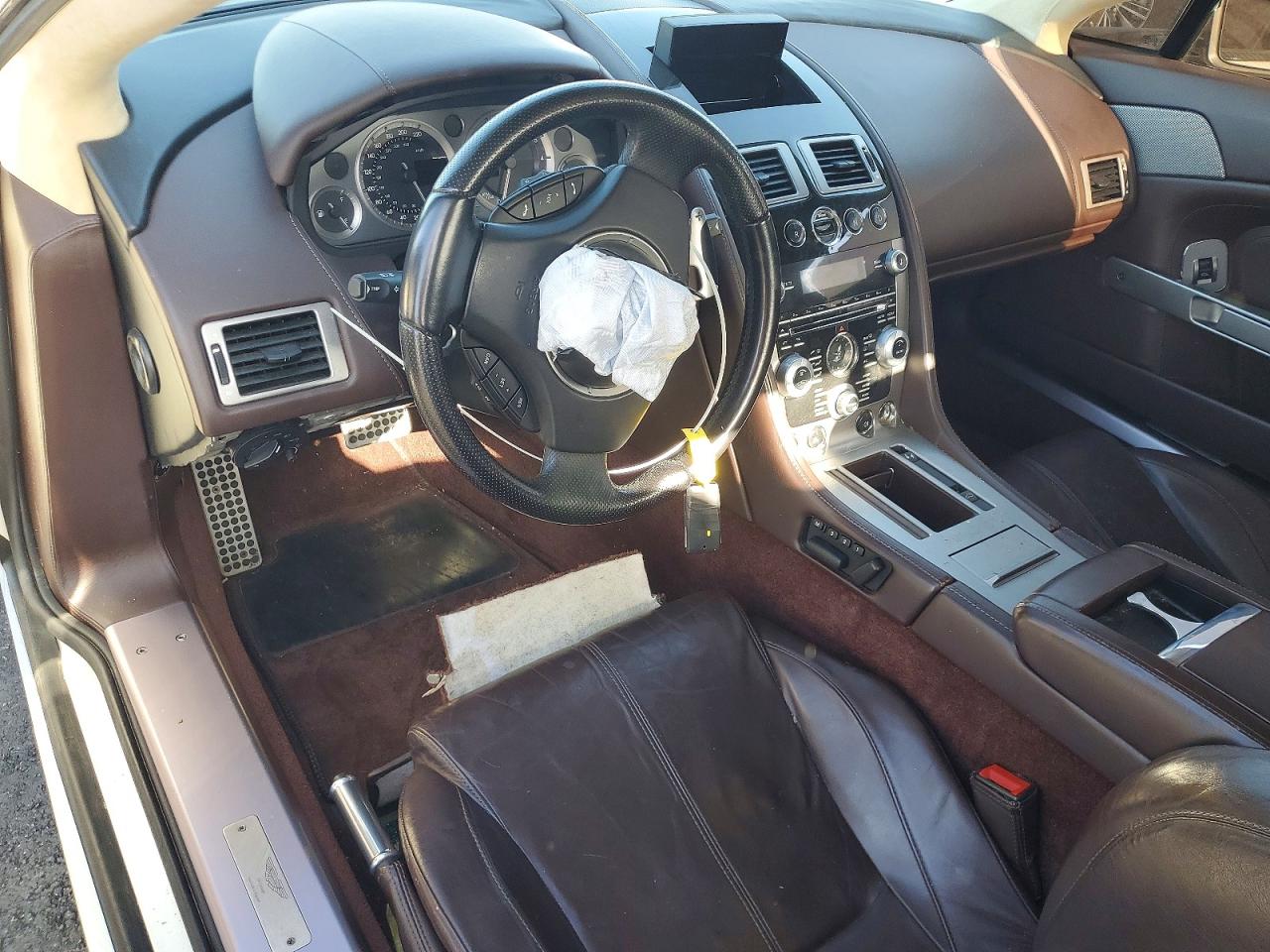 2013 Aston Martin V8 Vantage Белый vin: SCFEKBBK1DGD16518