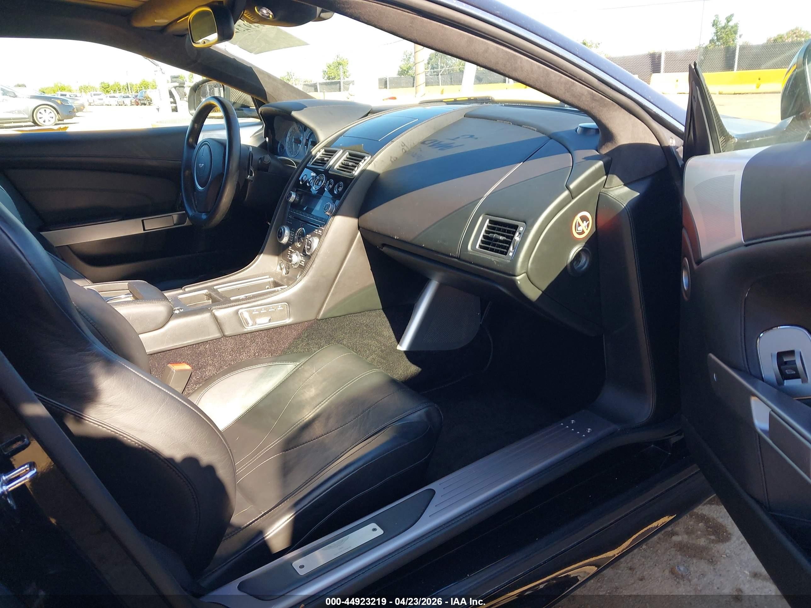 2013 Aston Martin Db9   Черный vin: SCFFDAAM8DGA14722