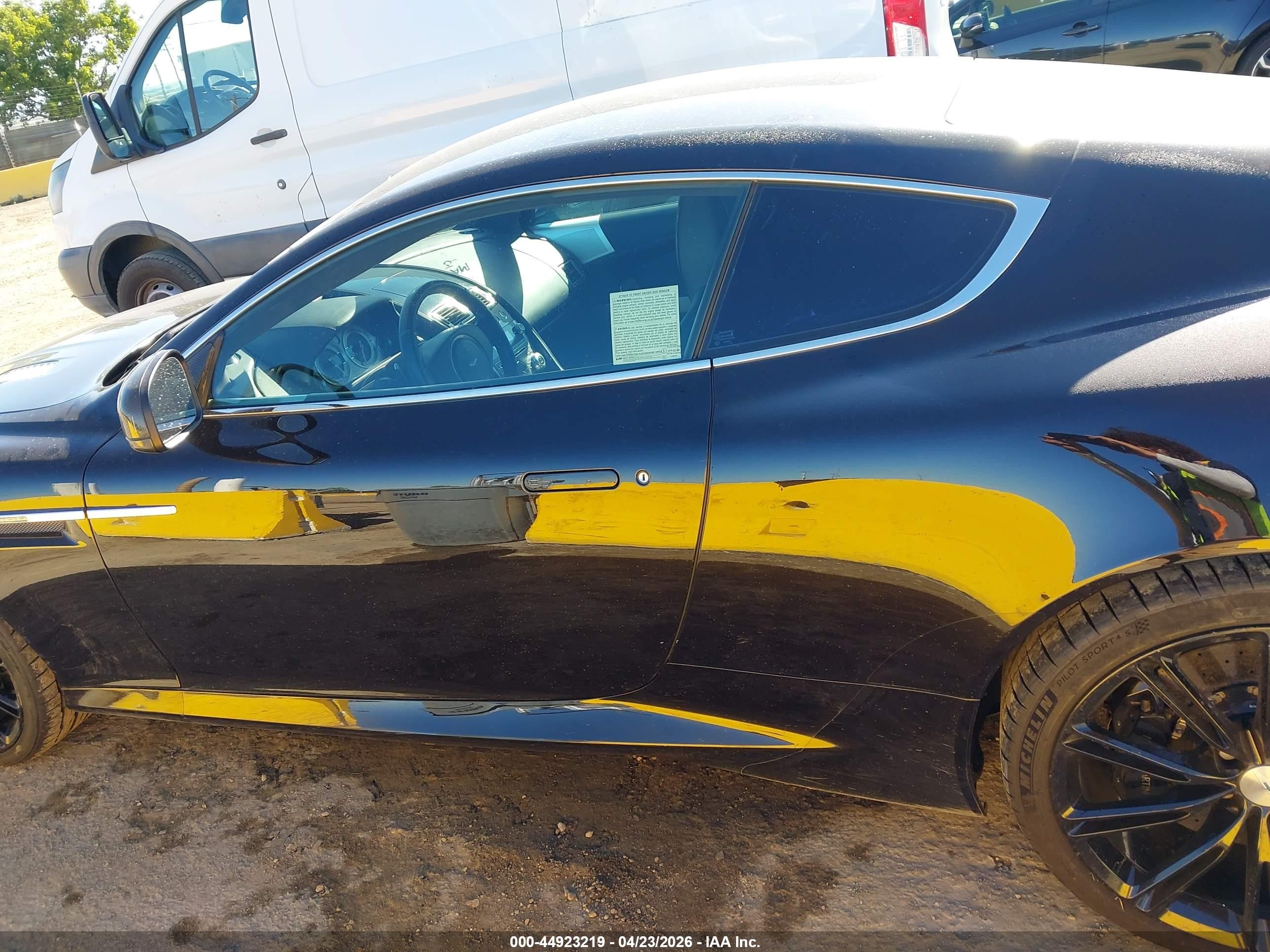 2013 Aston Martin Db9   Черный vin: SCFFDAAM8DGA14722