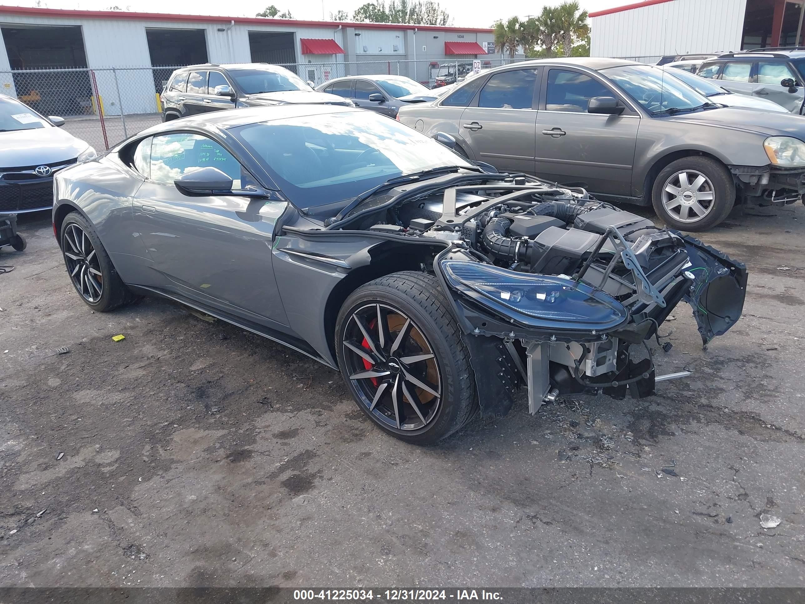 2020 Aston Martin Db11   Серый vin: SCFRMFAW5LGL09977