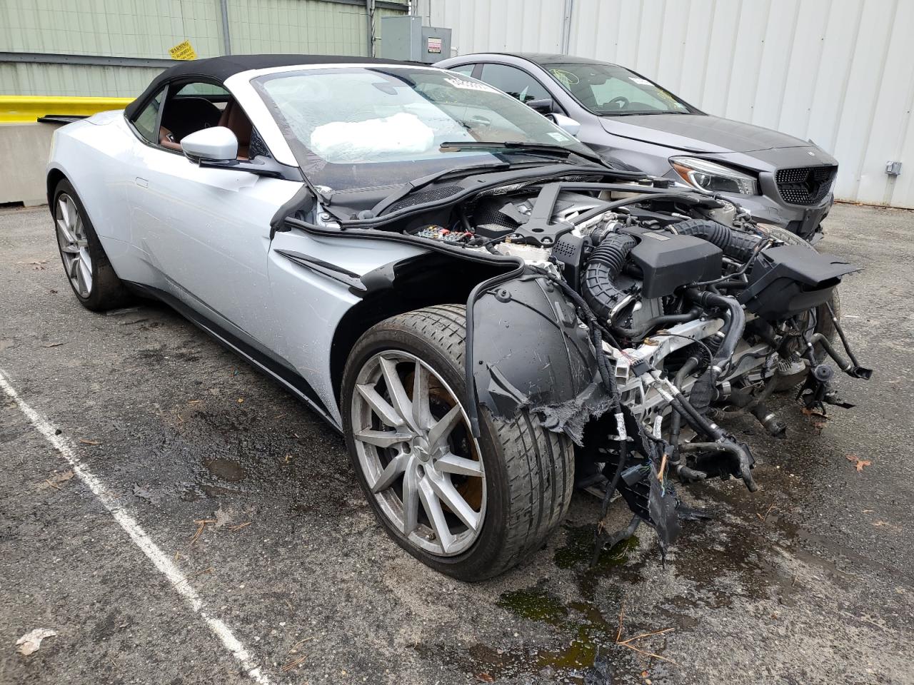 2020 Aston Martin Db11  Белый vin: SCFRMFCW3LGM08827