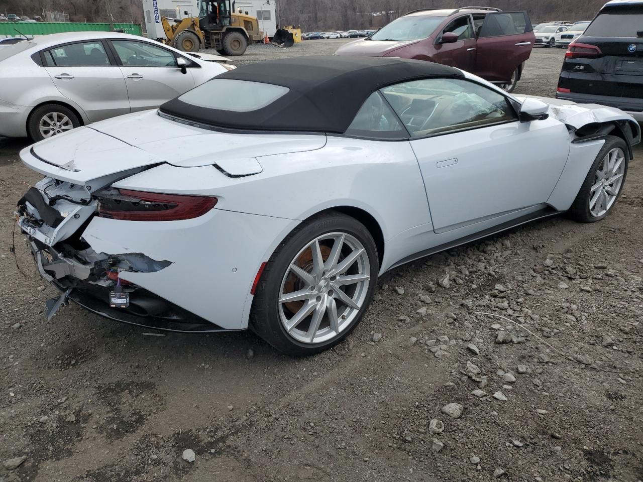 2020 Aston Martin Db11  Белый vin: SCFRMFCW3LGM08827