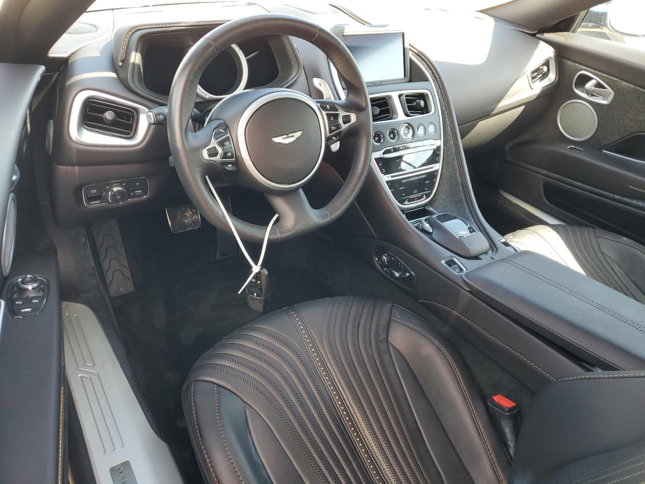 2020 Aston Martin Db11  Черный vin: SCFRMFCW6LGM09132