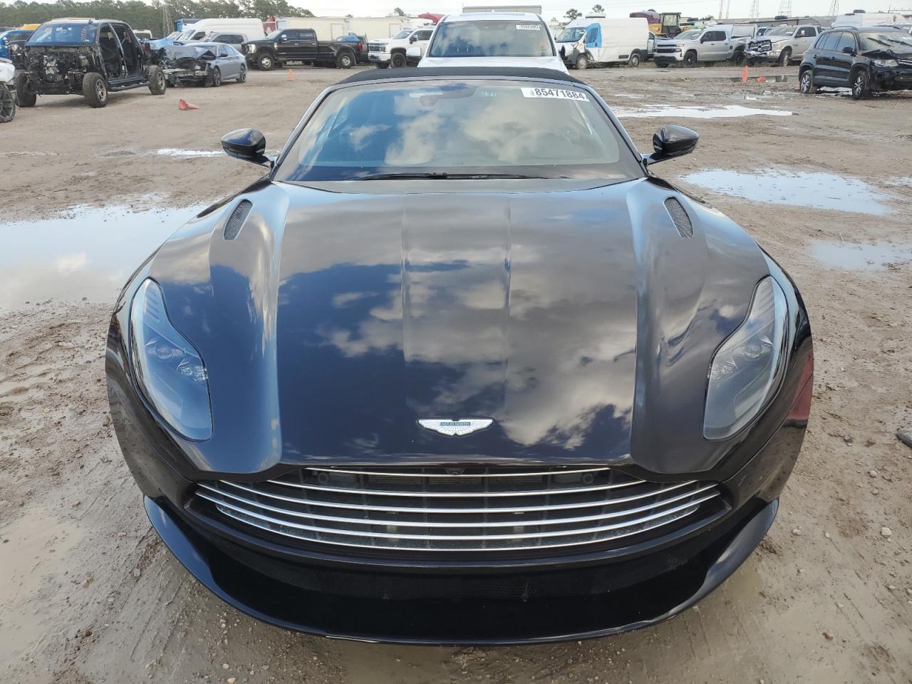 2020 Aston Martin Db11  Черный vin: SCFRMFCW6LGM09132