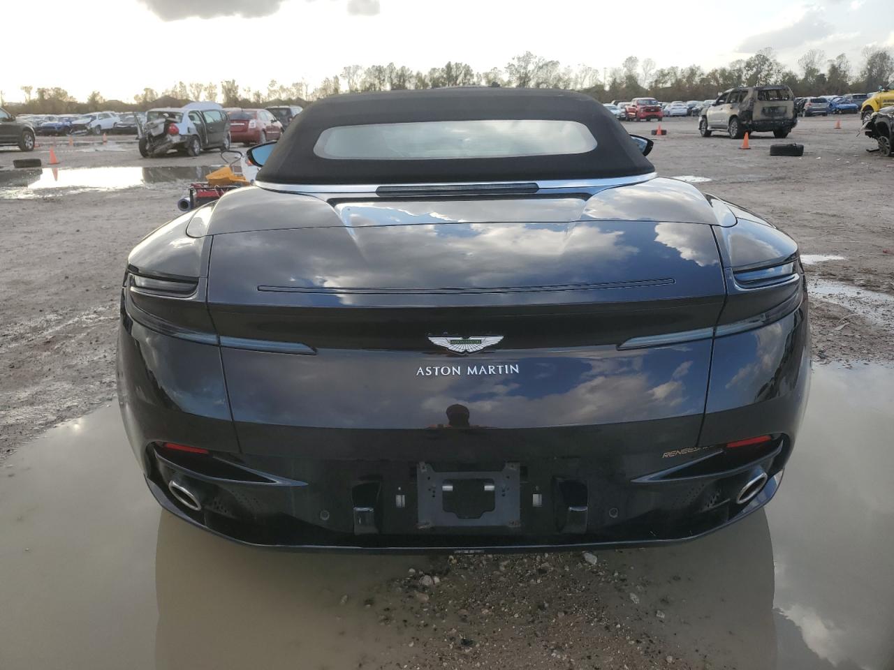 2020 Aston Martin Db11  Черный vin: SCFRMFCW6LGM09132