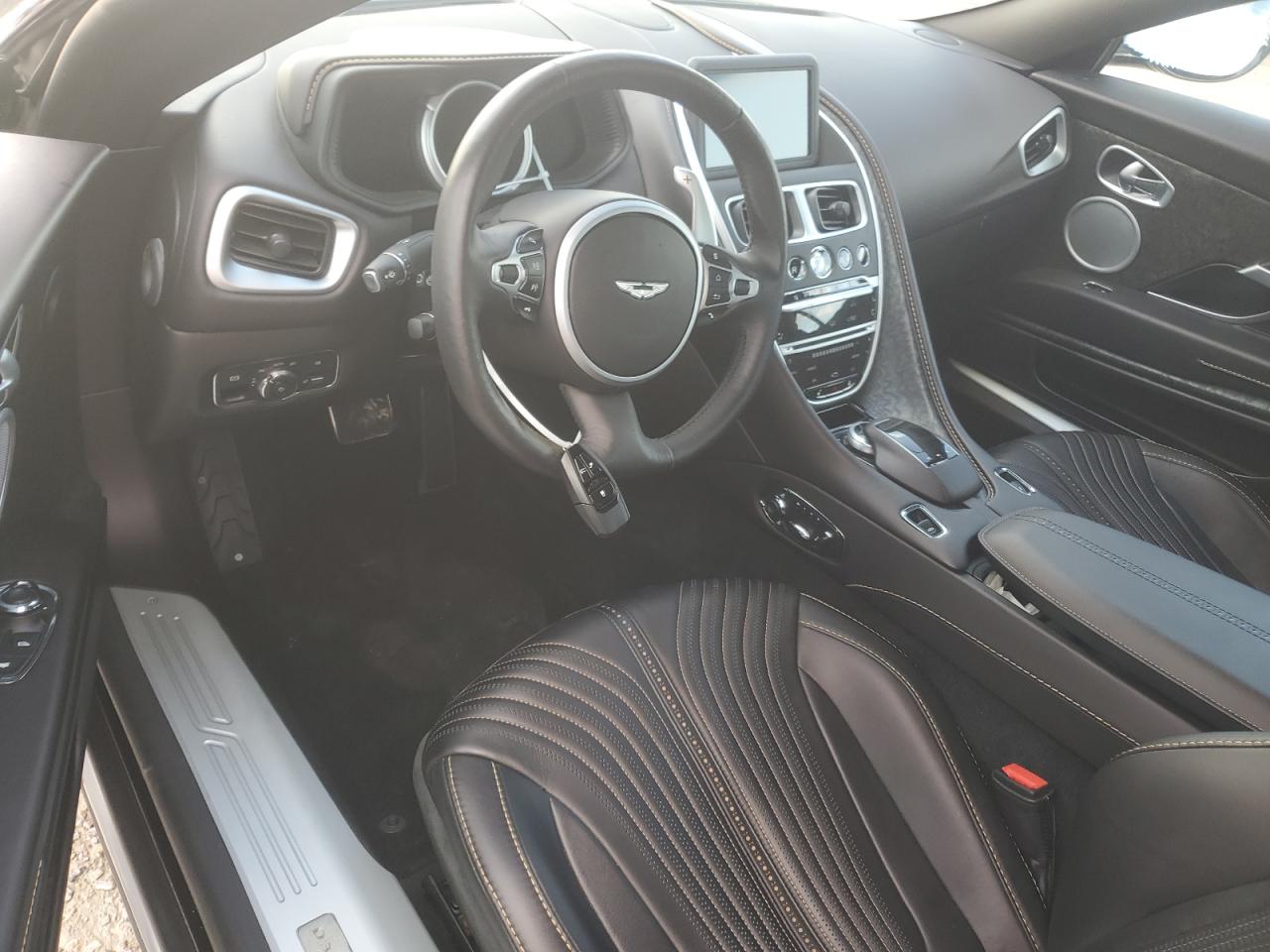 2020 Aston Martin Db11  Черный vin: SCFRMFCW6LGM09132