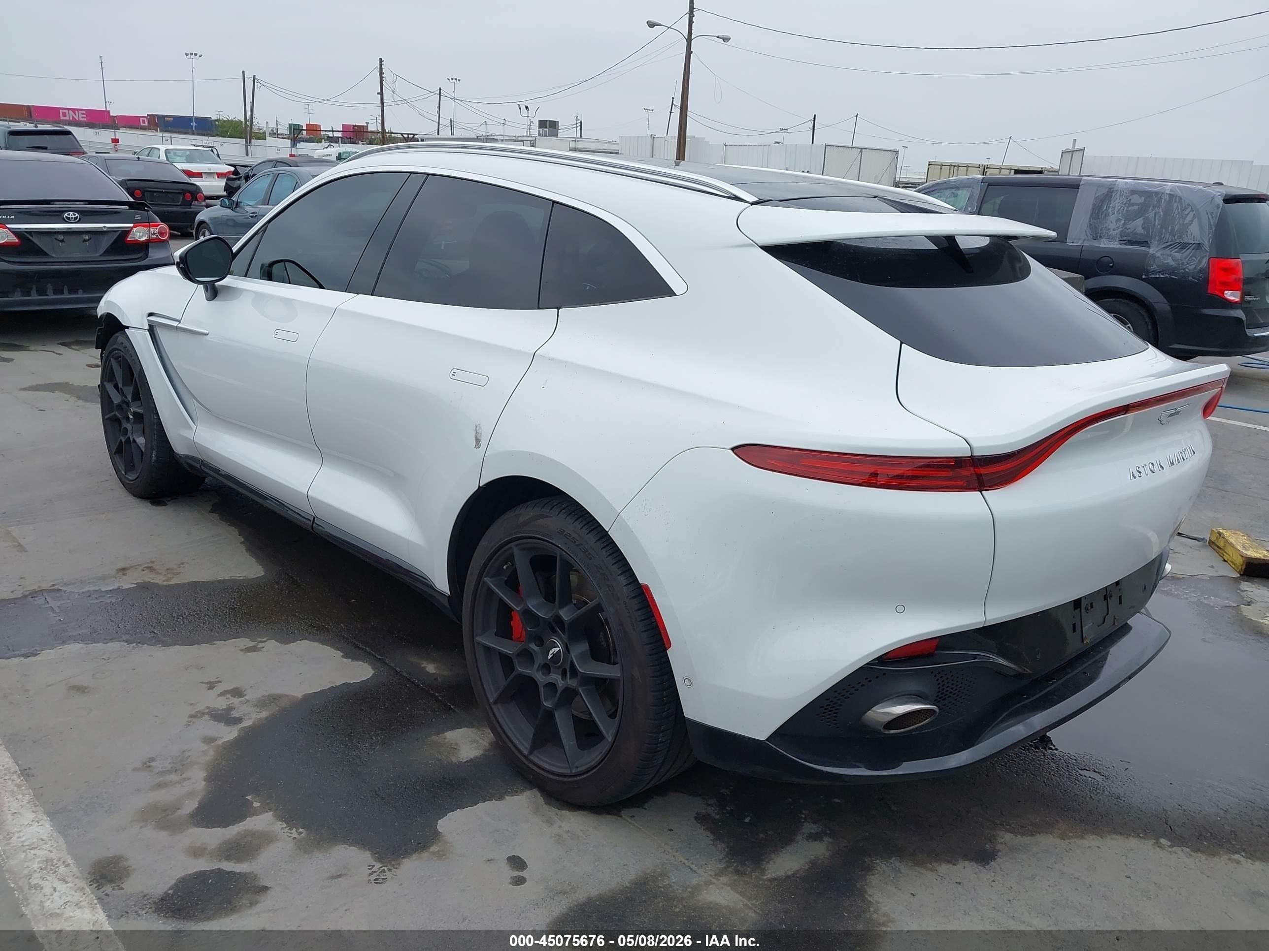 2021 Aston Martin Dbx   Белый vin: SCFVUJAW5MTV03886