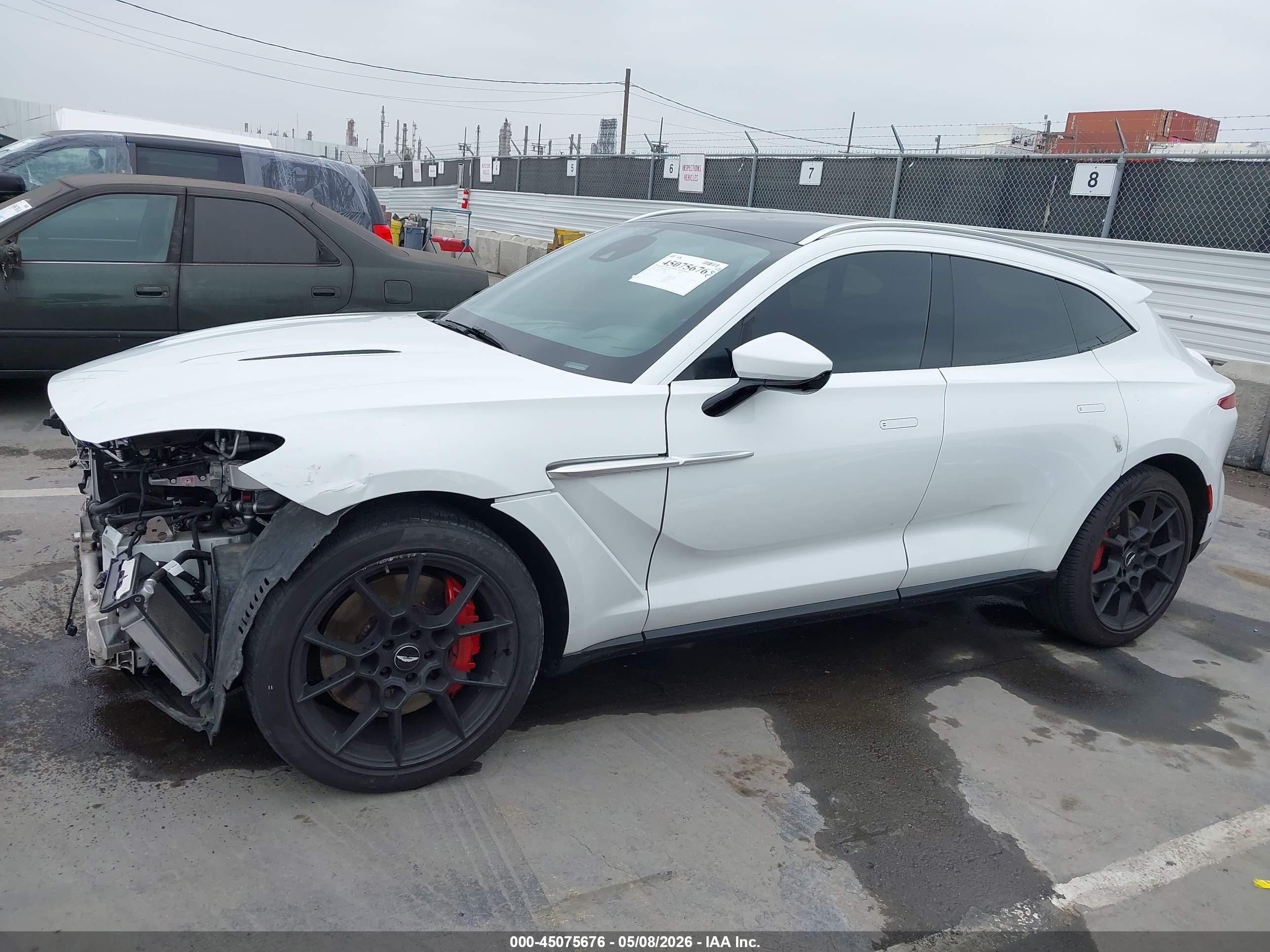 2021 Aston Martin Dbx   Белый vin: SCFVUJAW5MTV03886