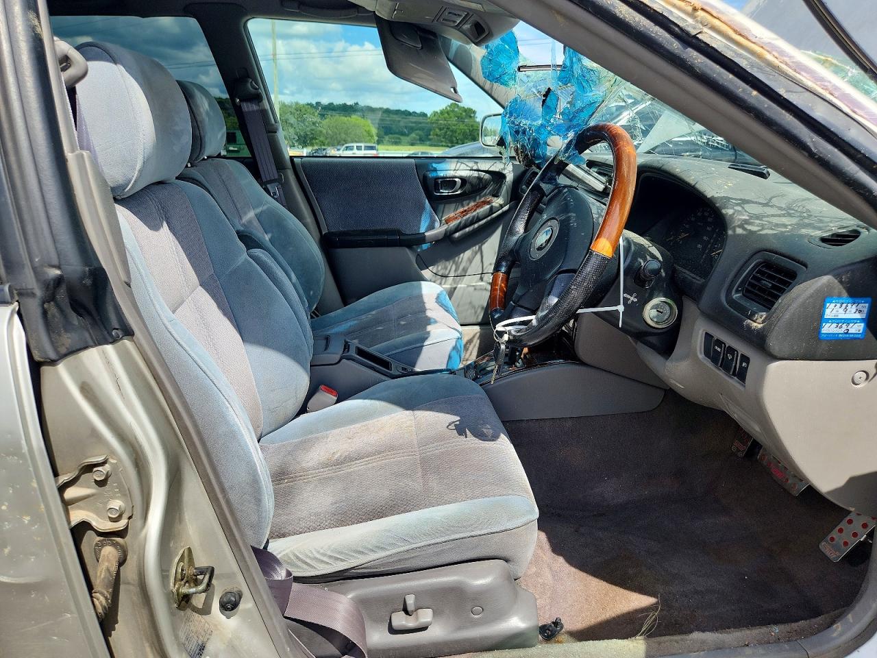 1998 Subaru Frstr Beige vin: SF9002281