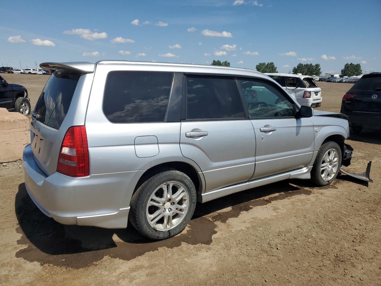 2004 Subaru Forester Silver vin: SG5066191