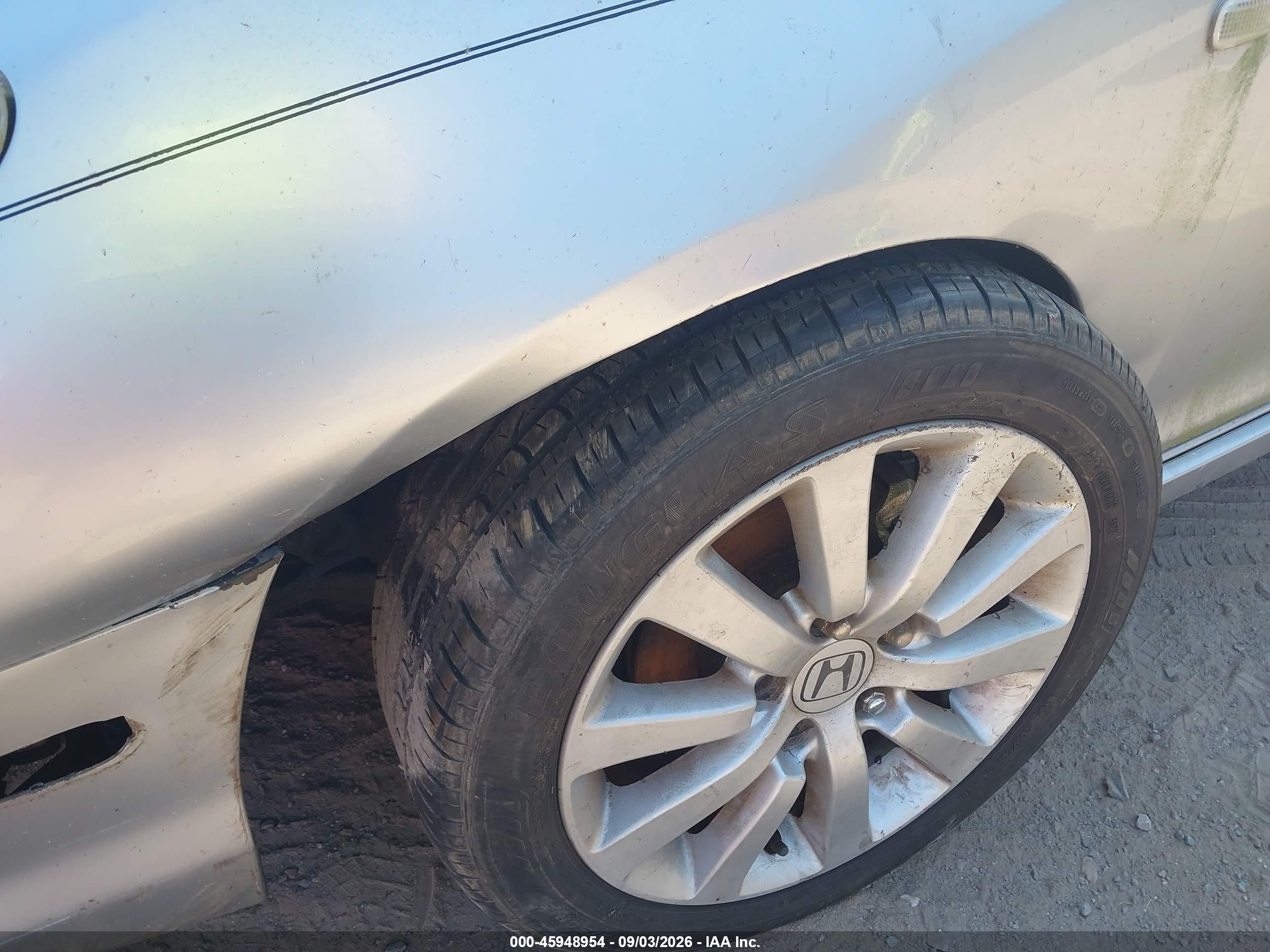 2005 Honda Civic Si Silver vin: SHHEP335X5U500877