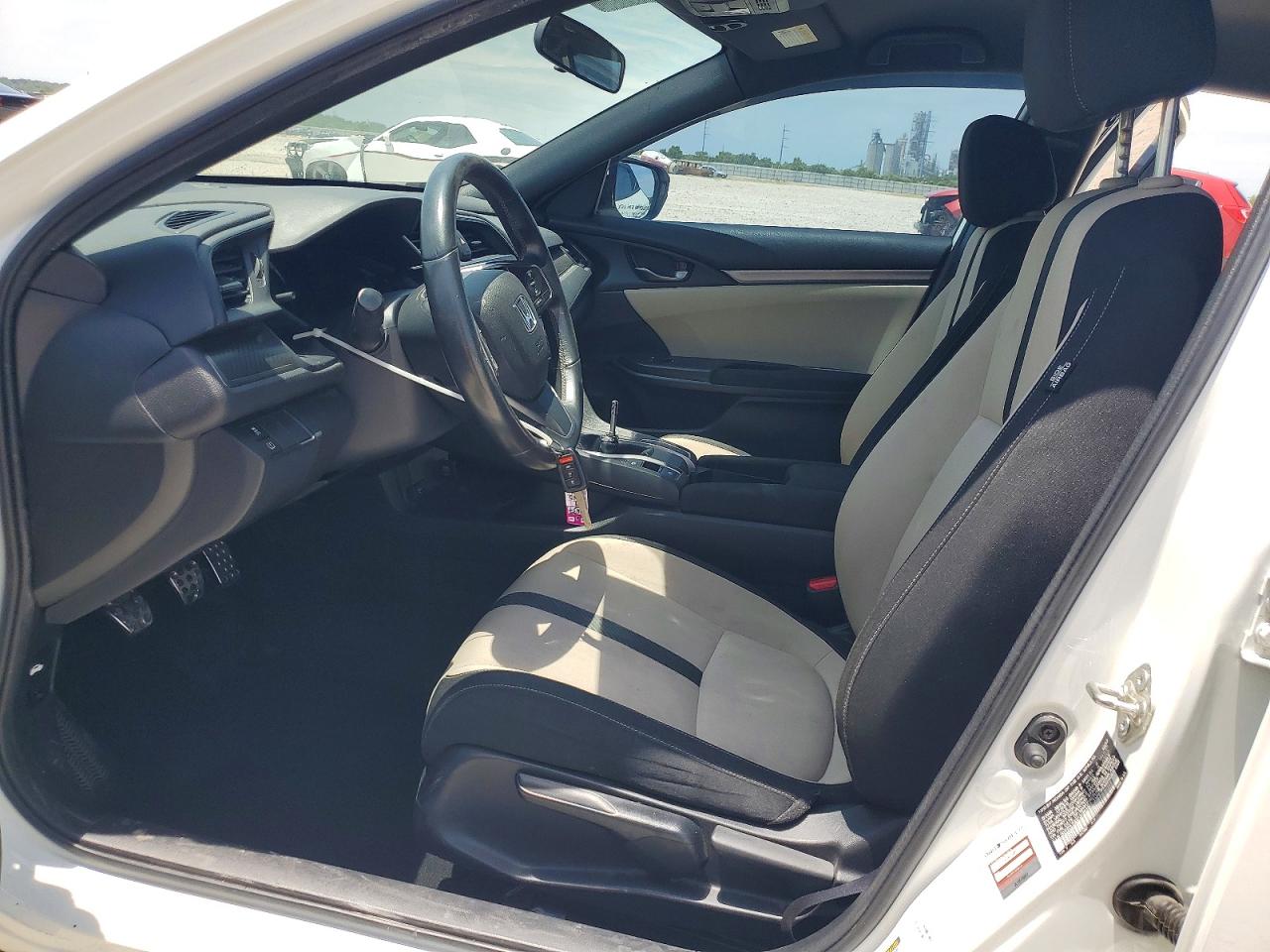 2018 Honda Civic Sport White vin: SHHFK7G47JU203362