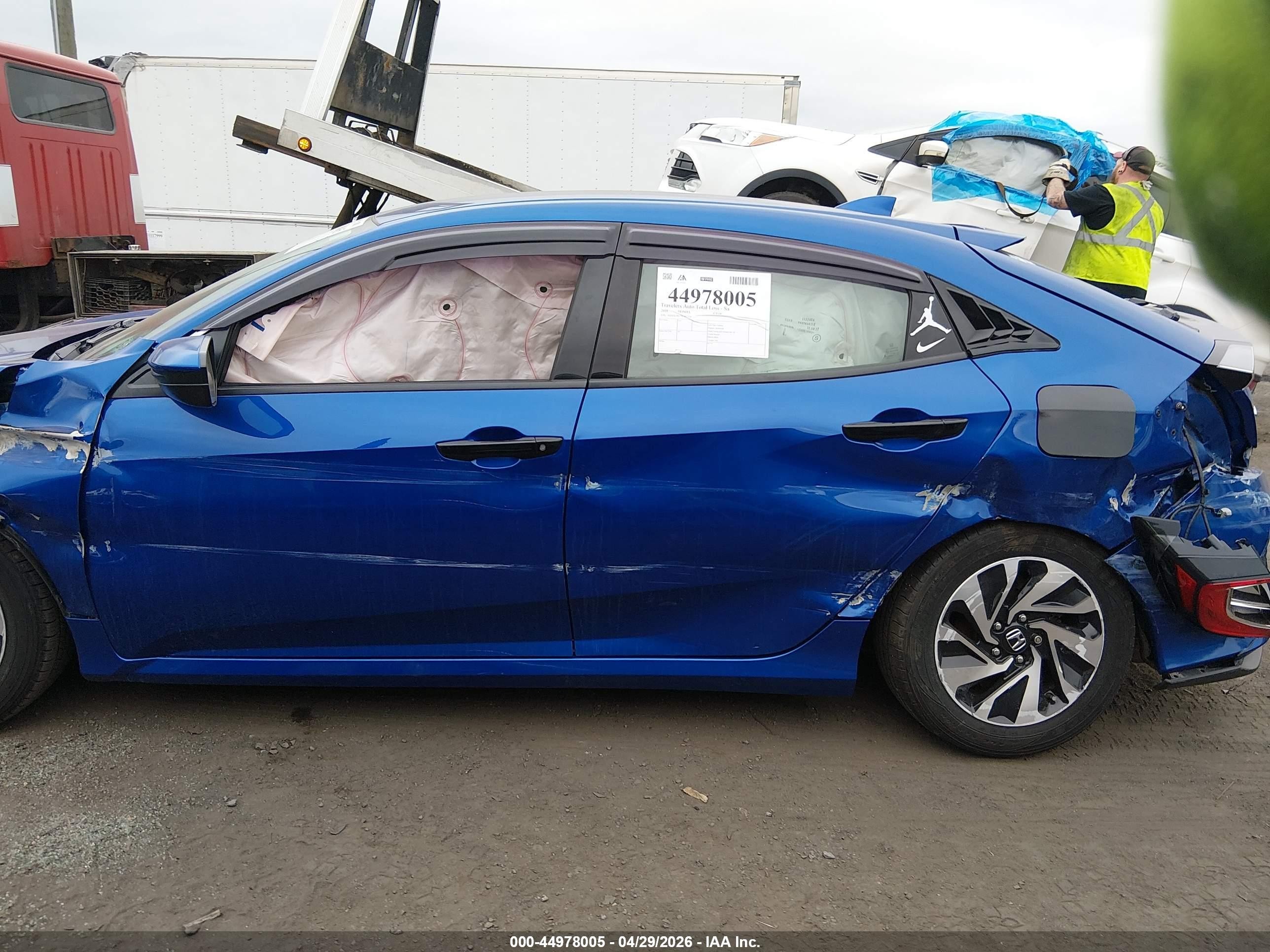 2018 Honda Civic Lx Blue vin: SHHFK7H27JU403316