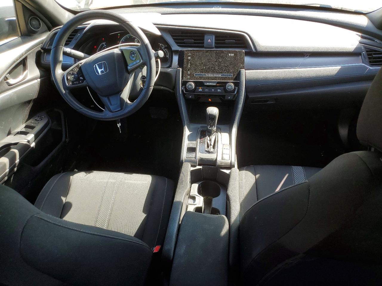 2018 Honda Civic Lx Серебряный vin: SHHFK7H32JU301012