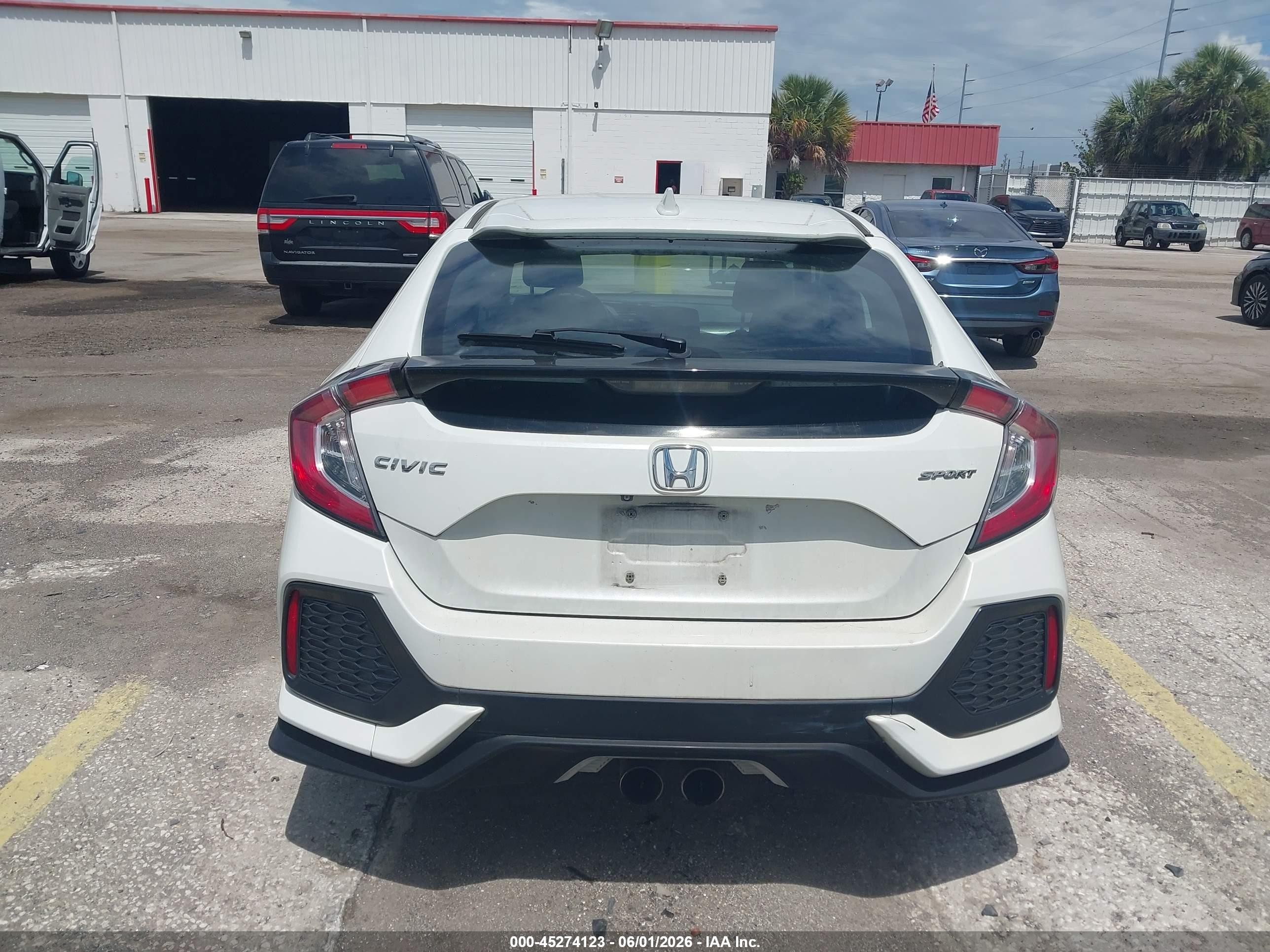 2017 Honda Civic Sport White vin: SHHFK7H45HU228527