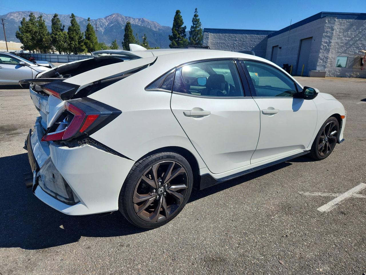 2017 Honda Civic Sport White vin: SHHFK7H47HU424985