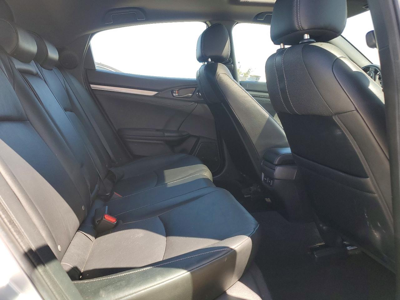 2018 Honda Civic Sport Touring Silver vin: SHHFK7H93JU403696