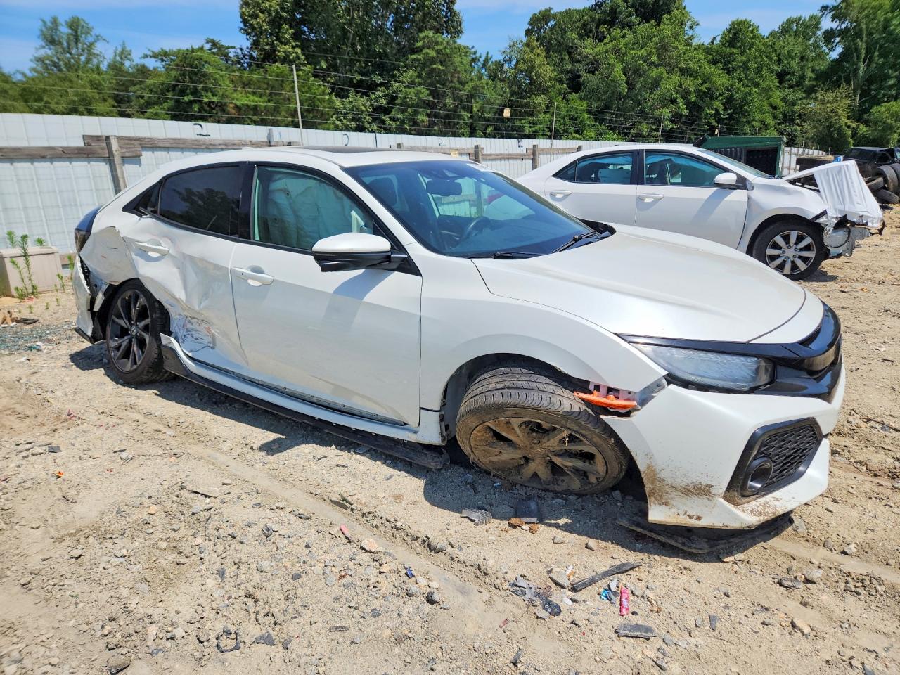 2018 Honda Civic Sport Touring White vin: SHHFK7H98JU213599