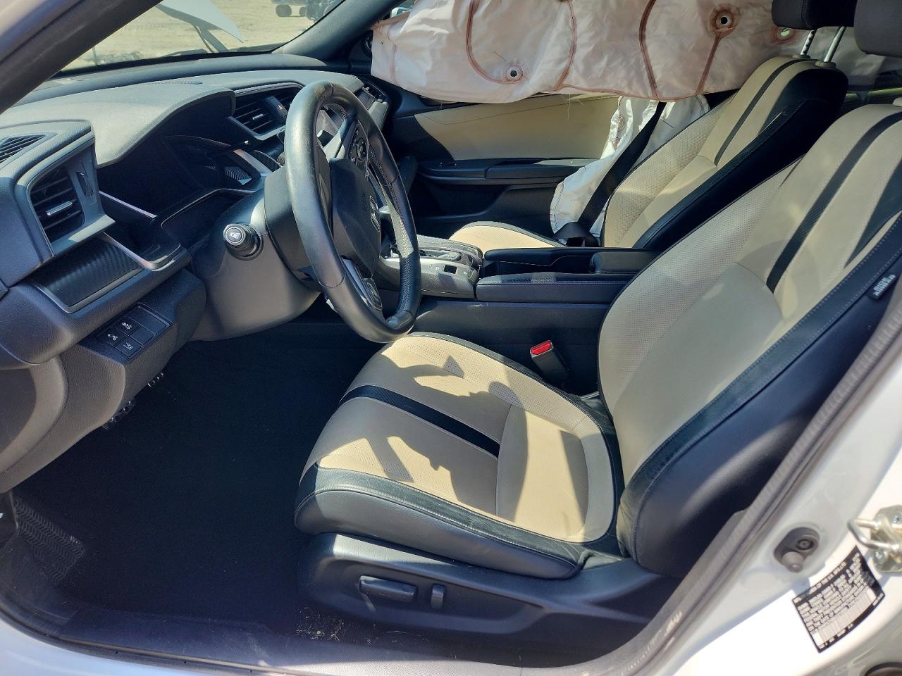 2018 Honda Civic Sport Touring White vin: SHHFK7H98JU213599