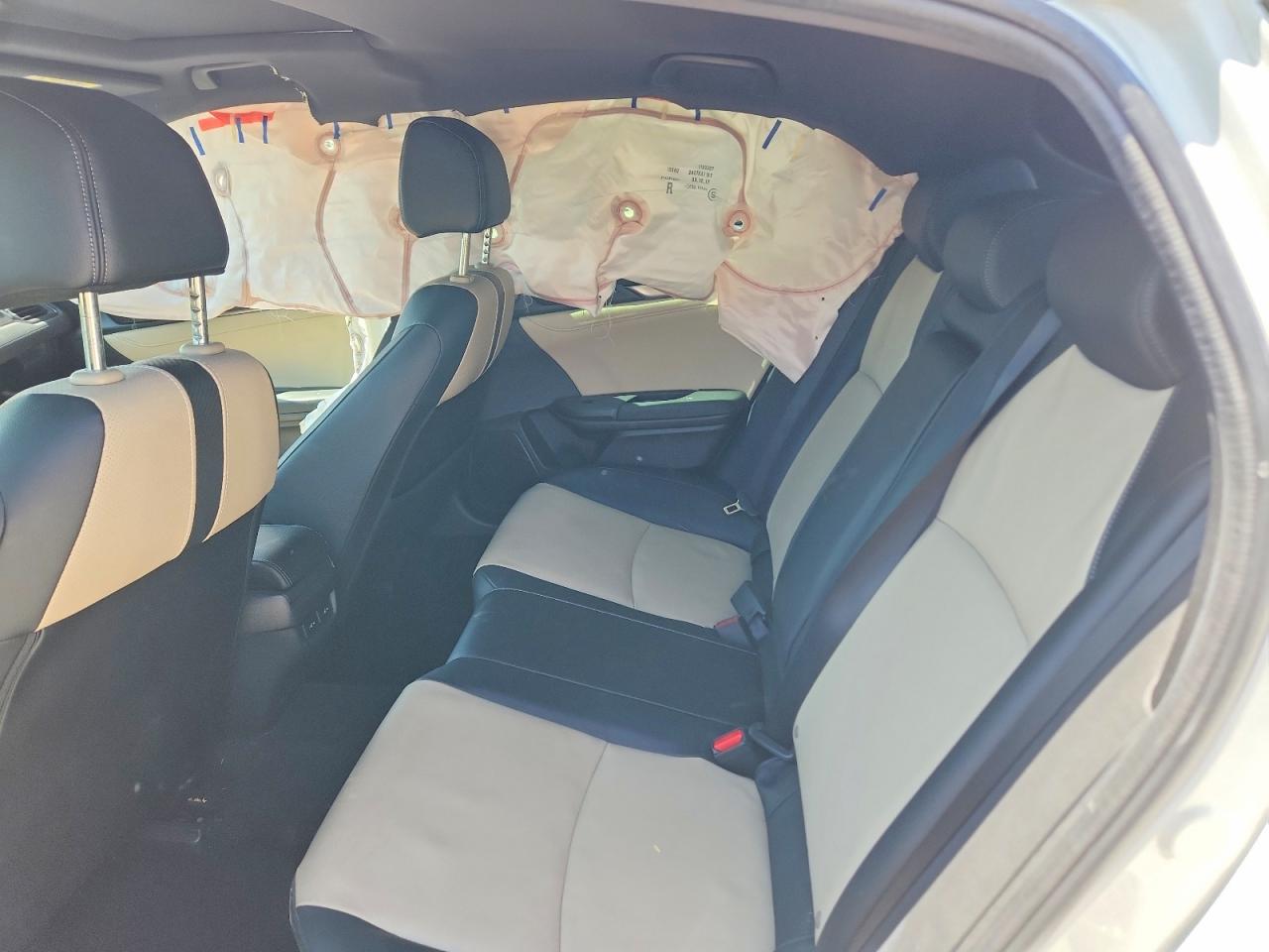 2018 Honda Civic Sport Touring White vin: SHHFK7H98JU213599
