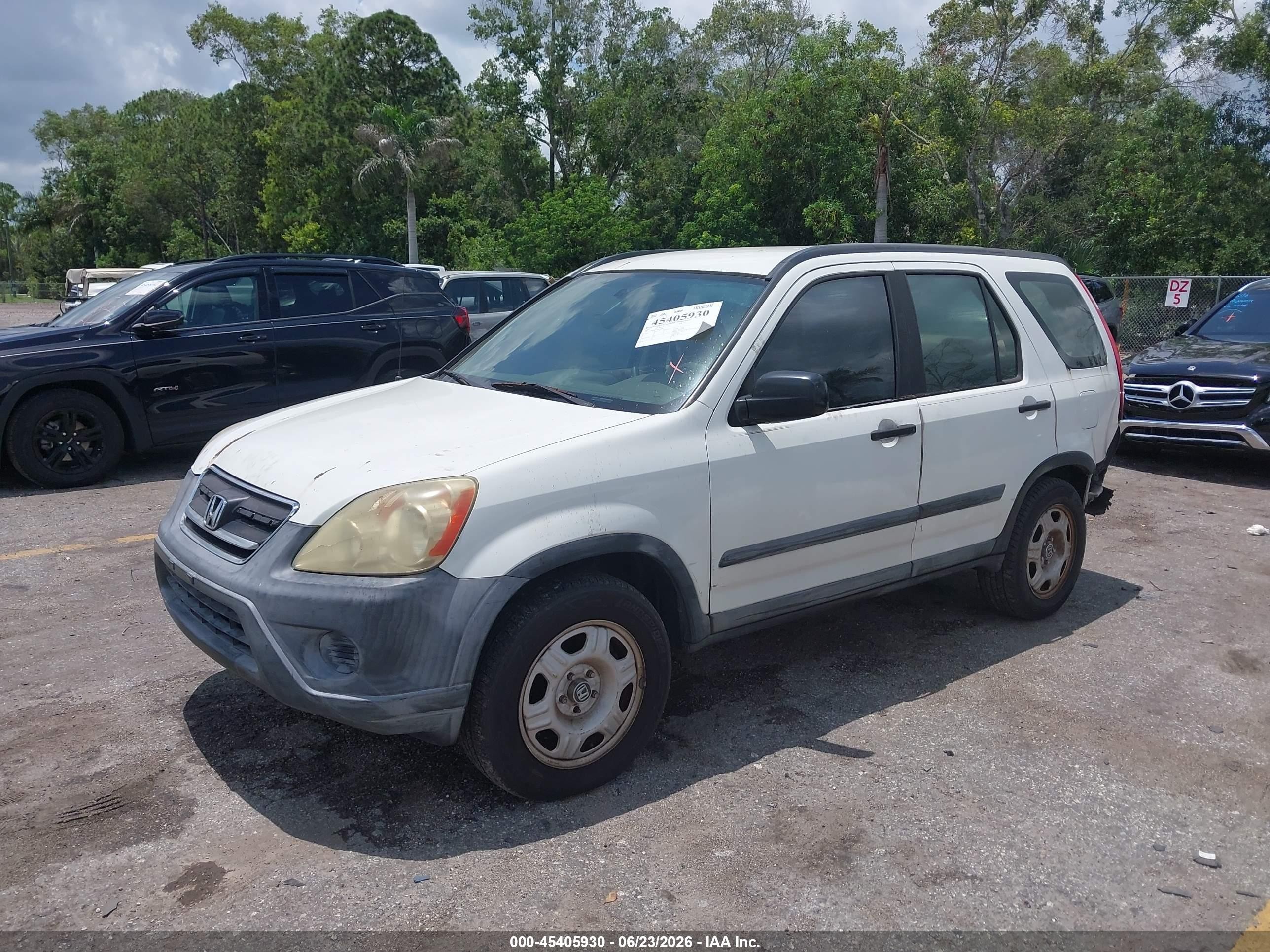 2005 Honda Cr-v Lx White vin: SHSRD68525U308965