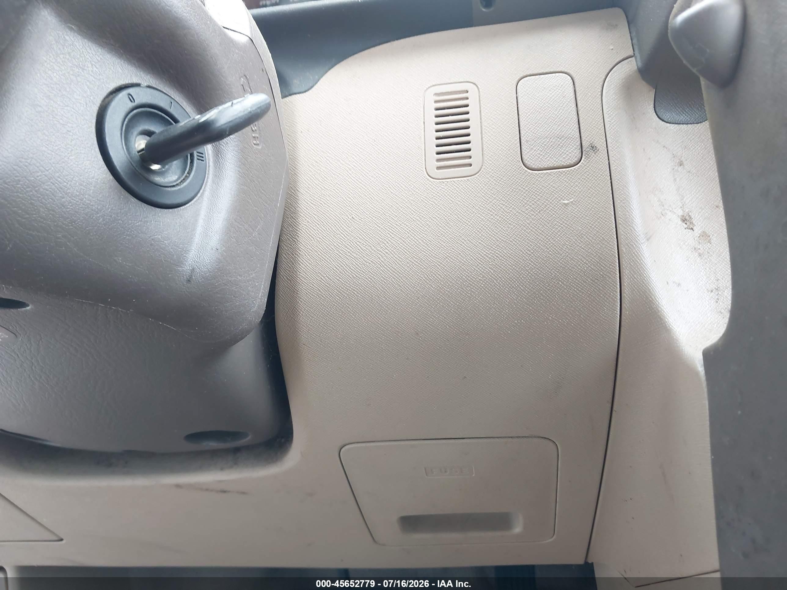 2006 Honda Cr-v Lx White vin: SHSRD68536U408557