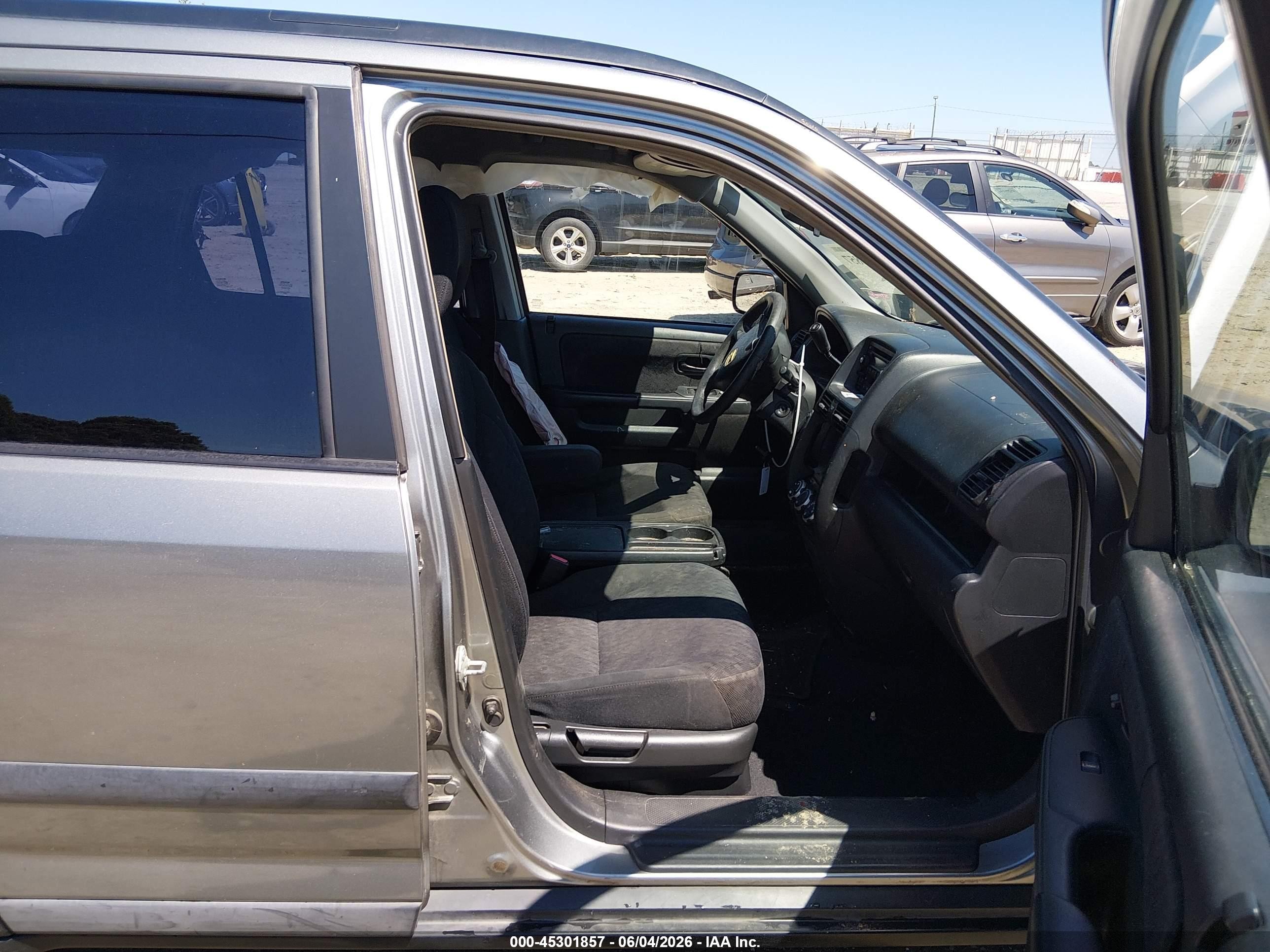 2005 Honda Cr-v Lx Silver vin: SHSRD68595U308929