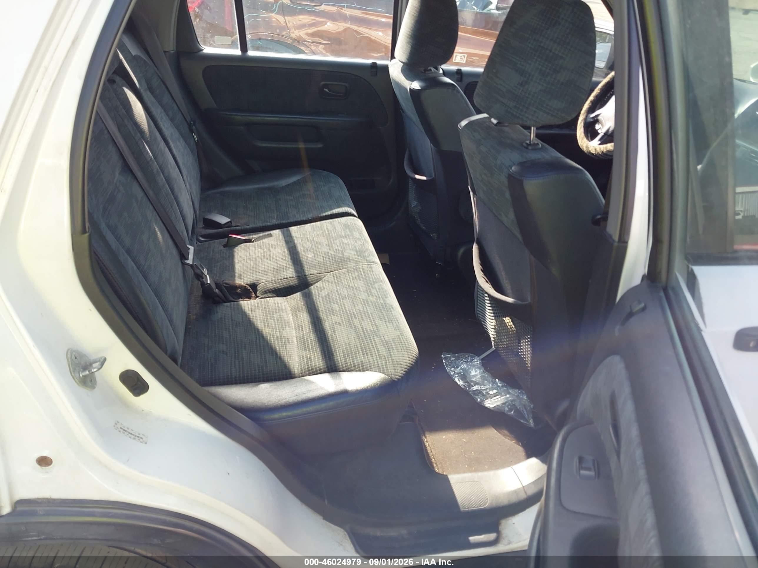 2004 Honda Cr-v Lx White vin: SHSRD78434U249761
