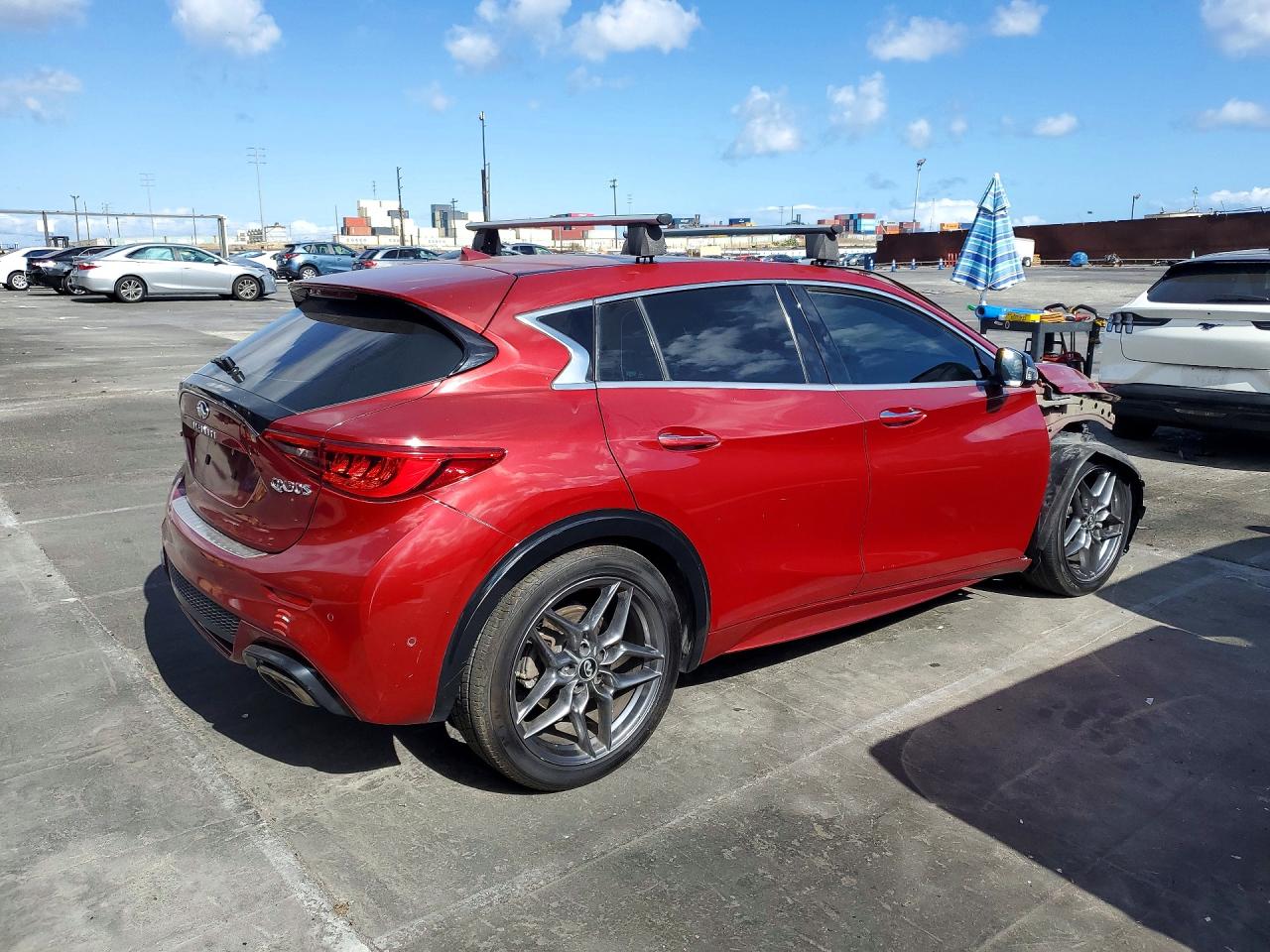 2017 Infiniti Qx30 Base Red vin: SJKCH5CP3HA034044