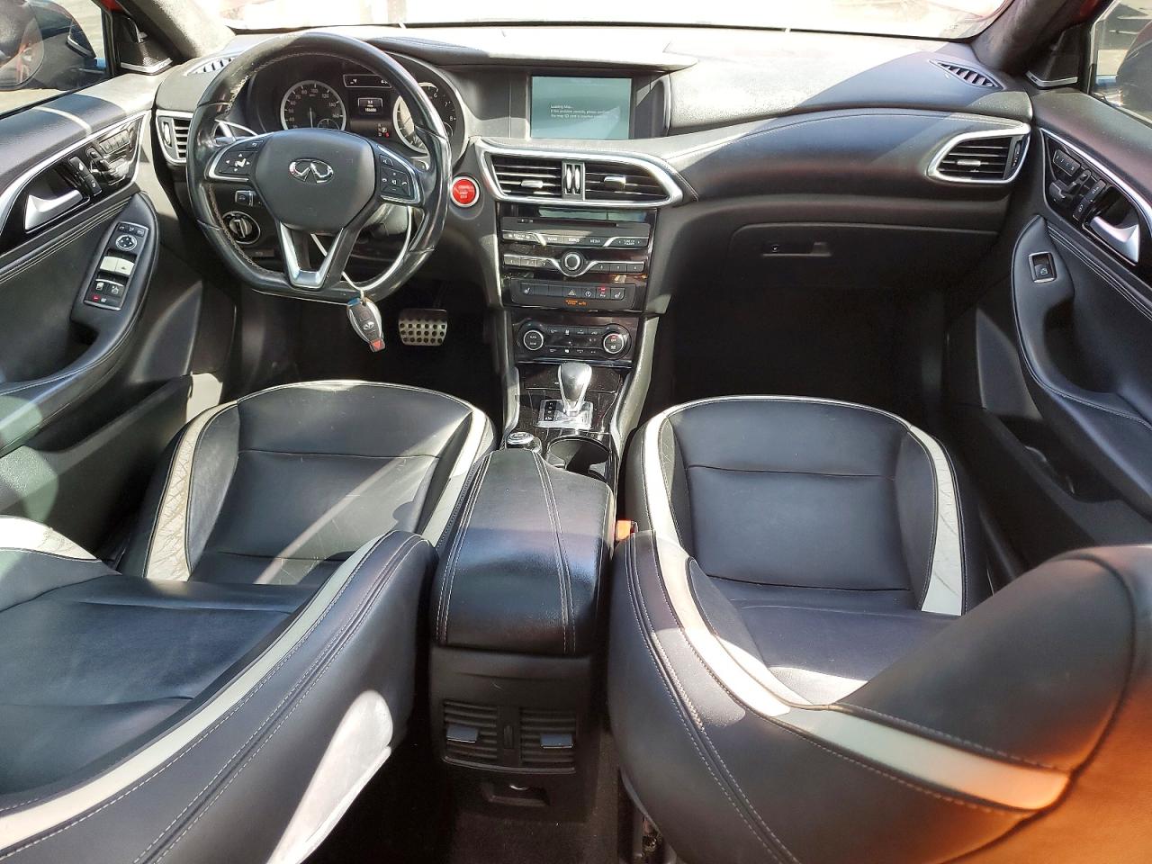 2017 Infiniti Qx30 Base Red vin: SJKCH5CP3HA034044