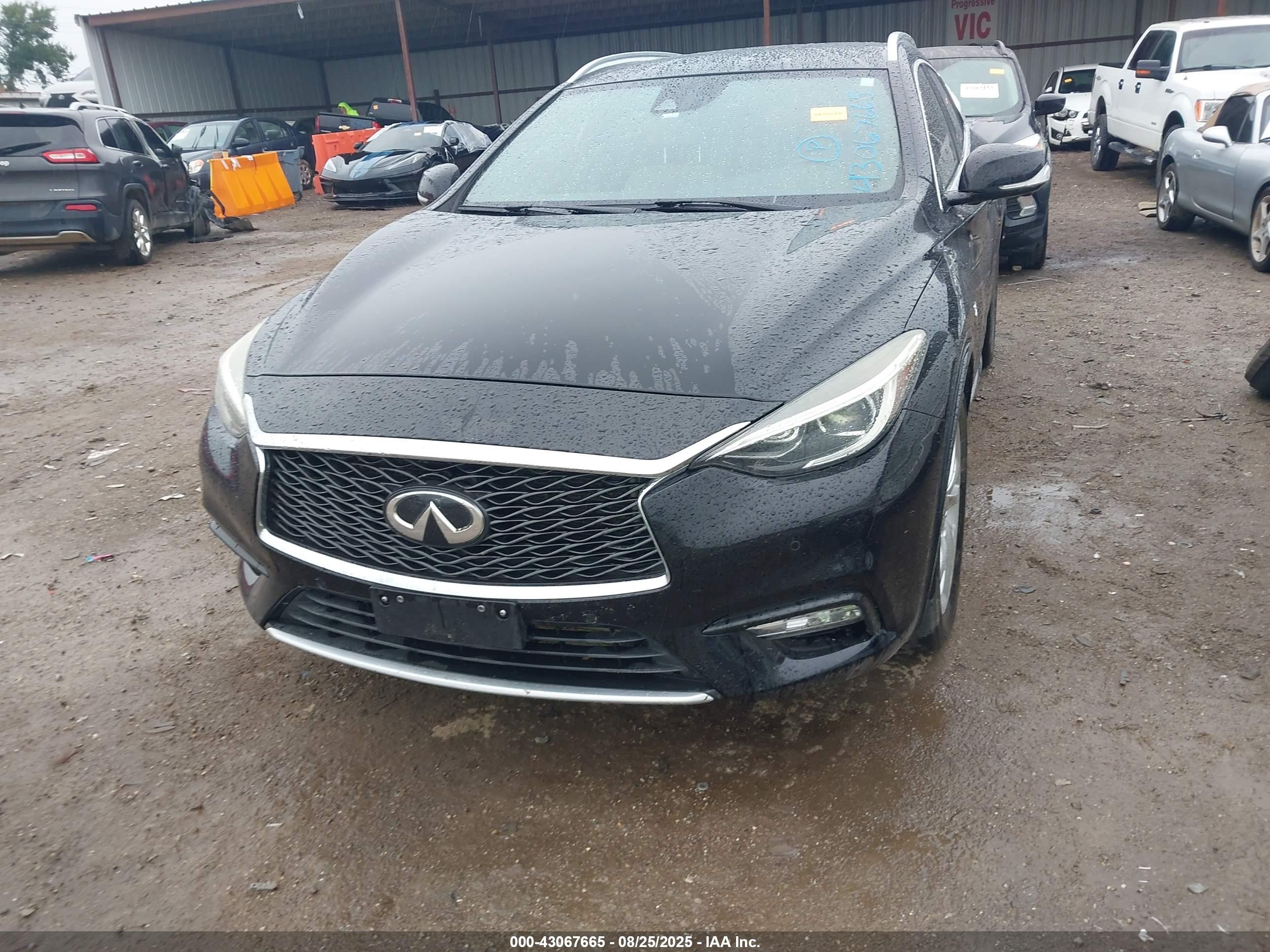 2017 Infiniti Qx30 Premium Black vin: SJKCH5CP8HA031348
