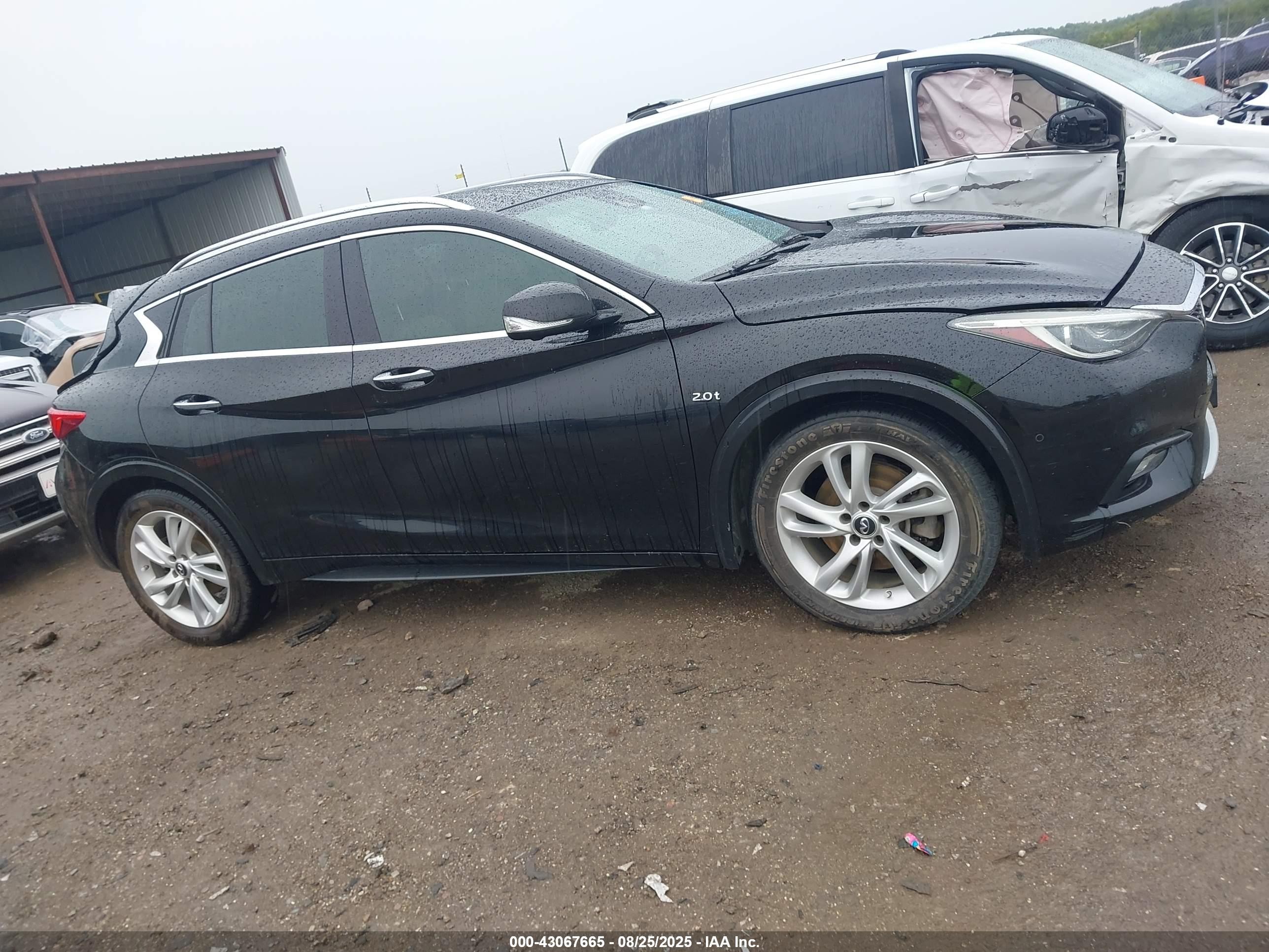 2017 Infiniti Qx30 Premium Black vin: SJKCH5CP8HA031348