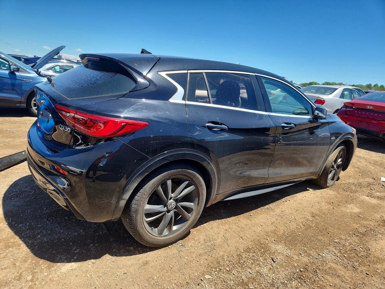 2017 Infiniti Qx30 Base Черный vin: SJKCH5CP8HA033259
