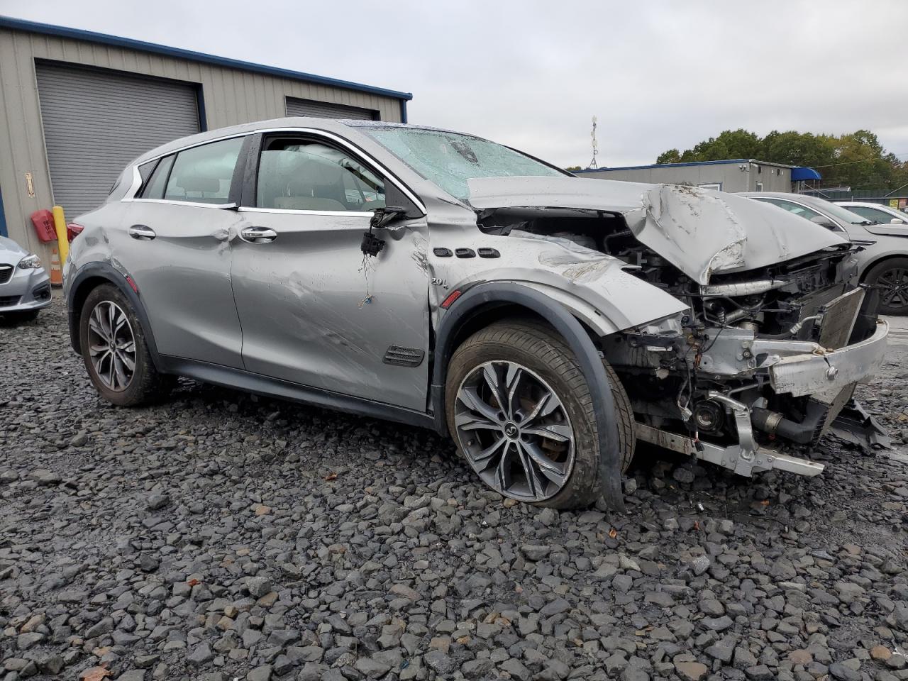 2018 Infiniti Qx30 Base Серебряный vin: SJKCH5CR0JA041802