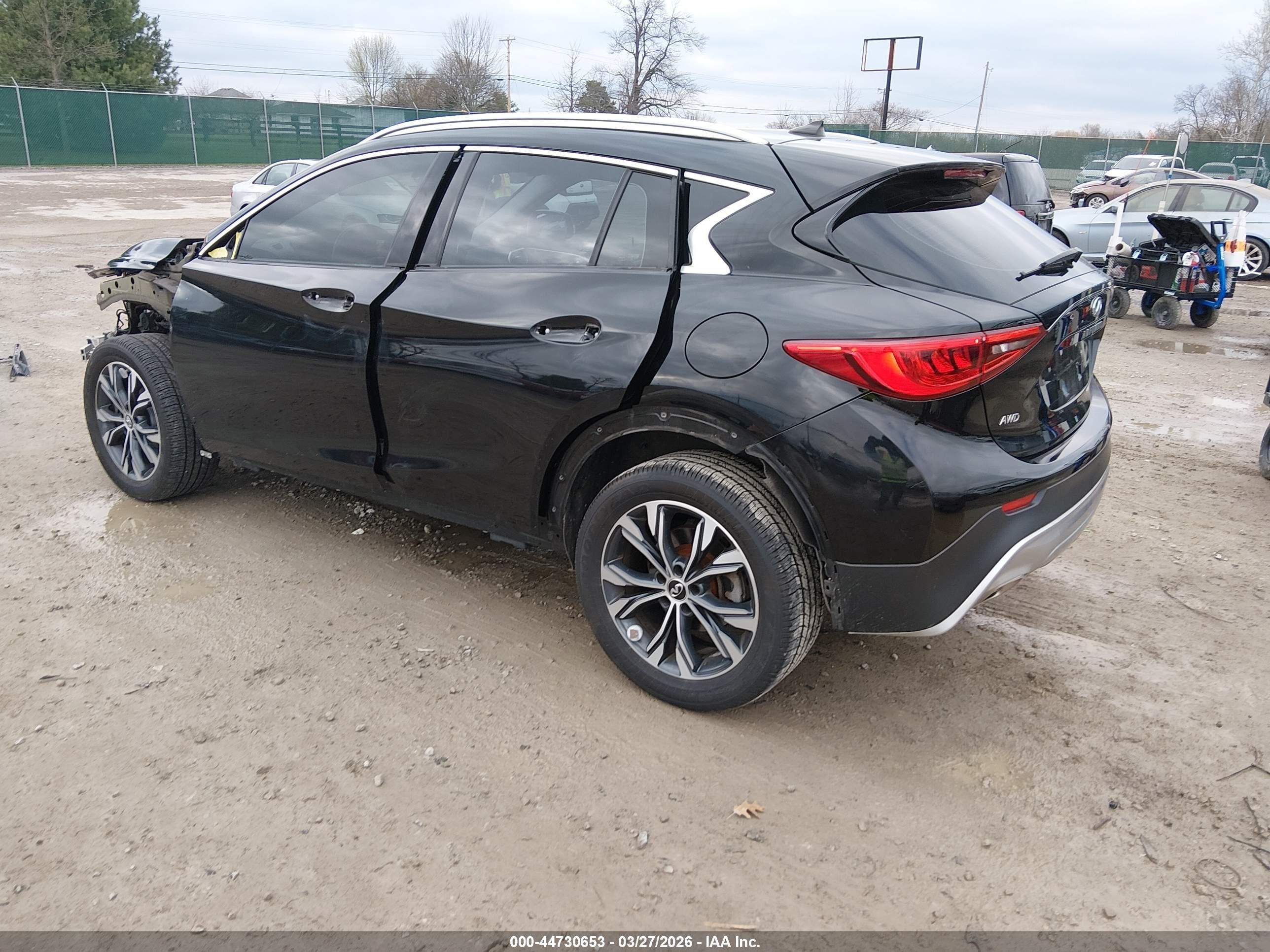 2018 Infiniti Qx30 Luxe Черный vin: SJKCH5CR3JA005666