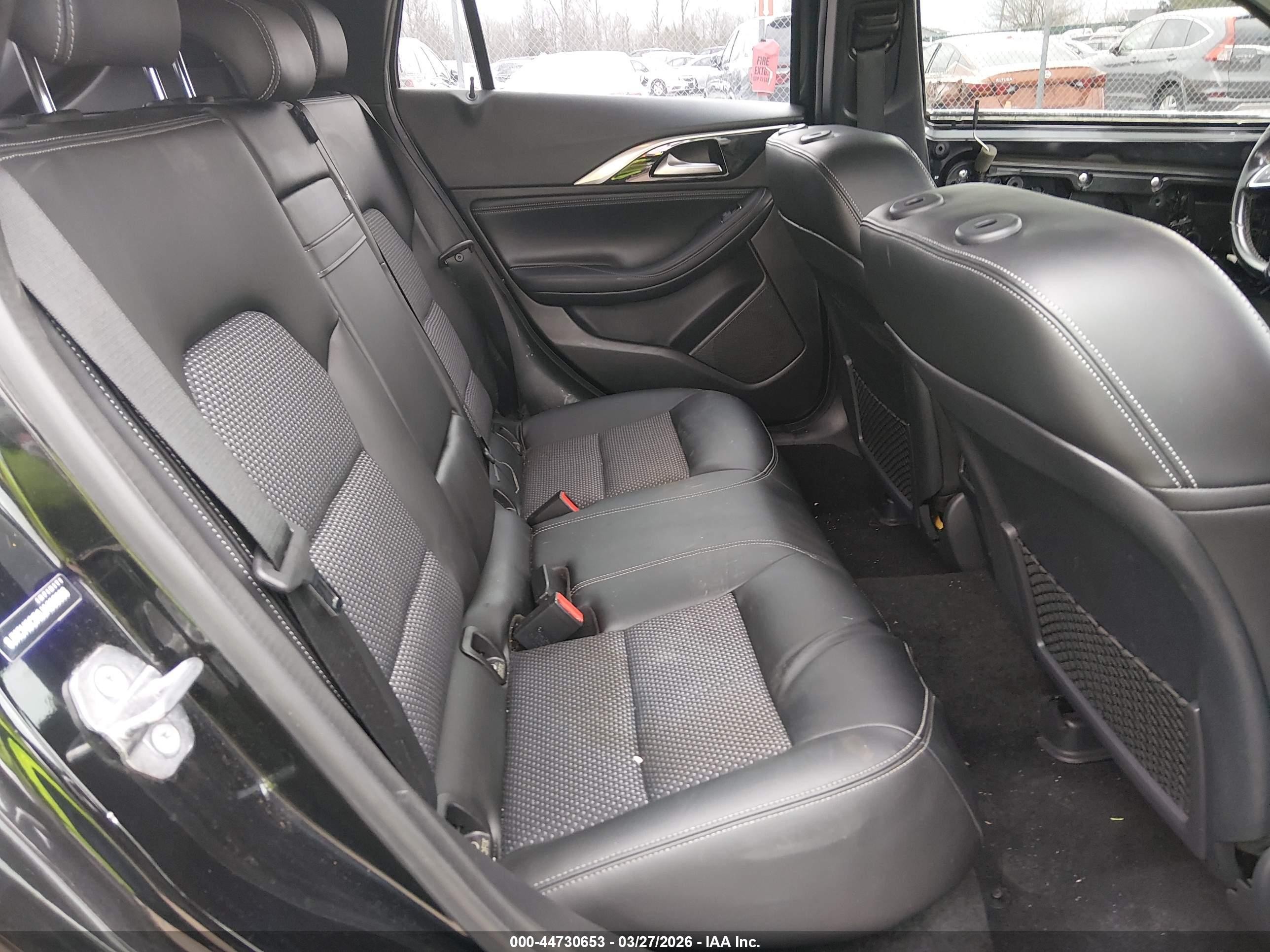 2018 Infiniti Qx30 Luxe Черный vin: SJKCH5CR3JA005666