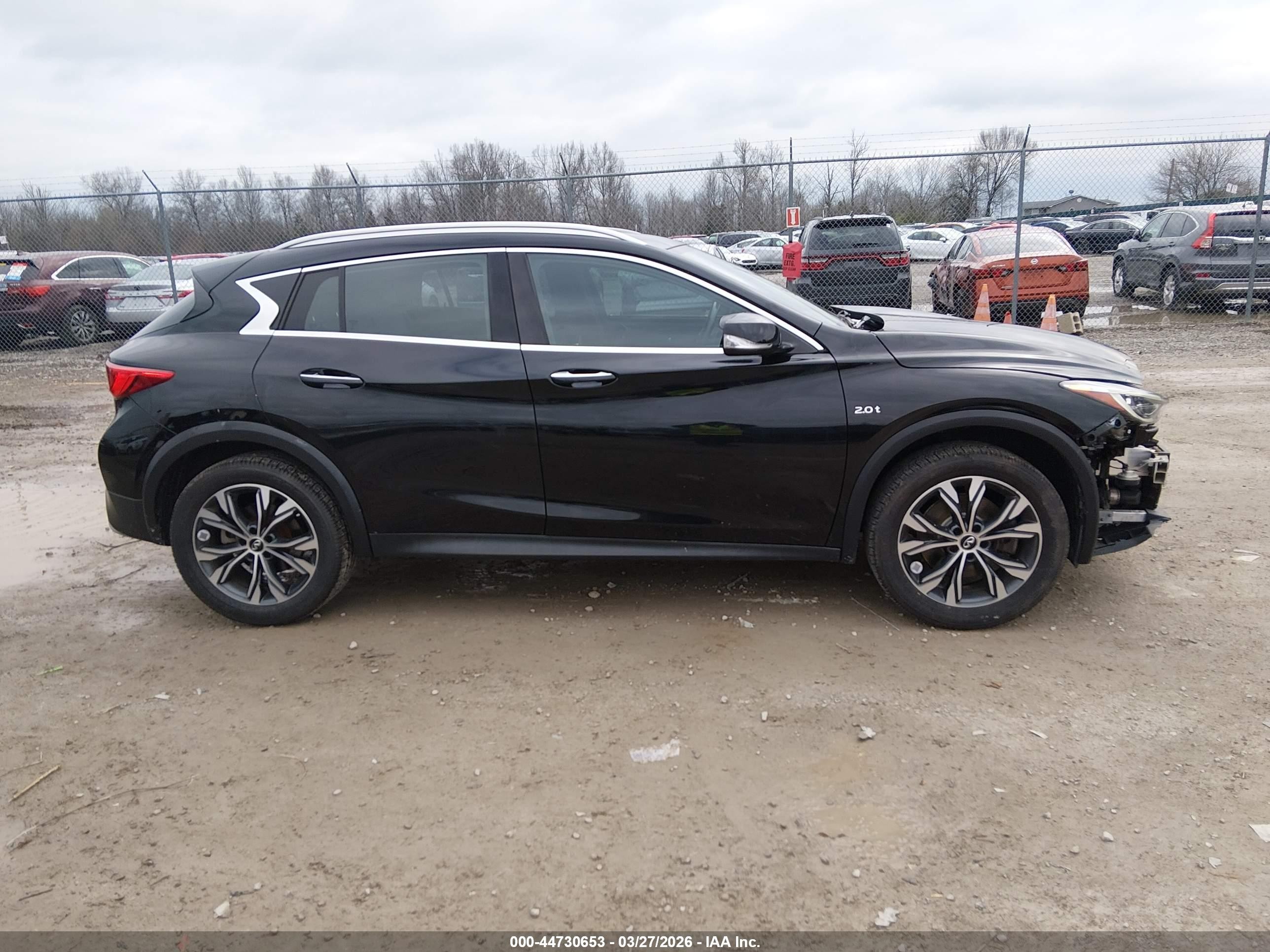 2018 Infiniti Qx30 Luxe Черный vin: SJKCH5CR3JA005666