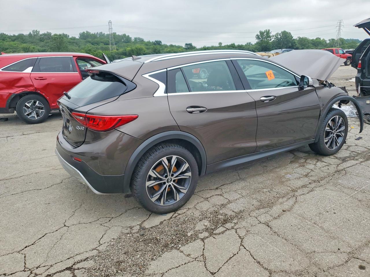 2017 Infiniti Qx30 Premium Brown vin: SJKCH5CR4HA034524