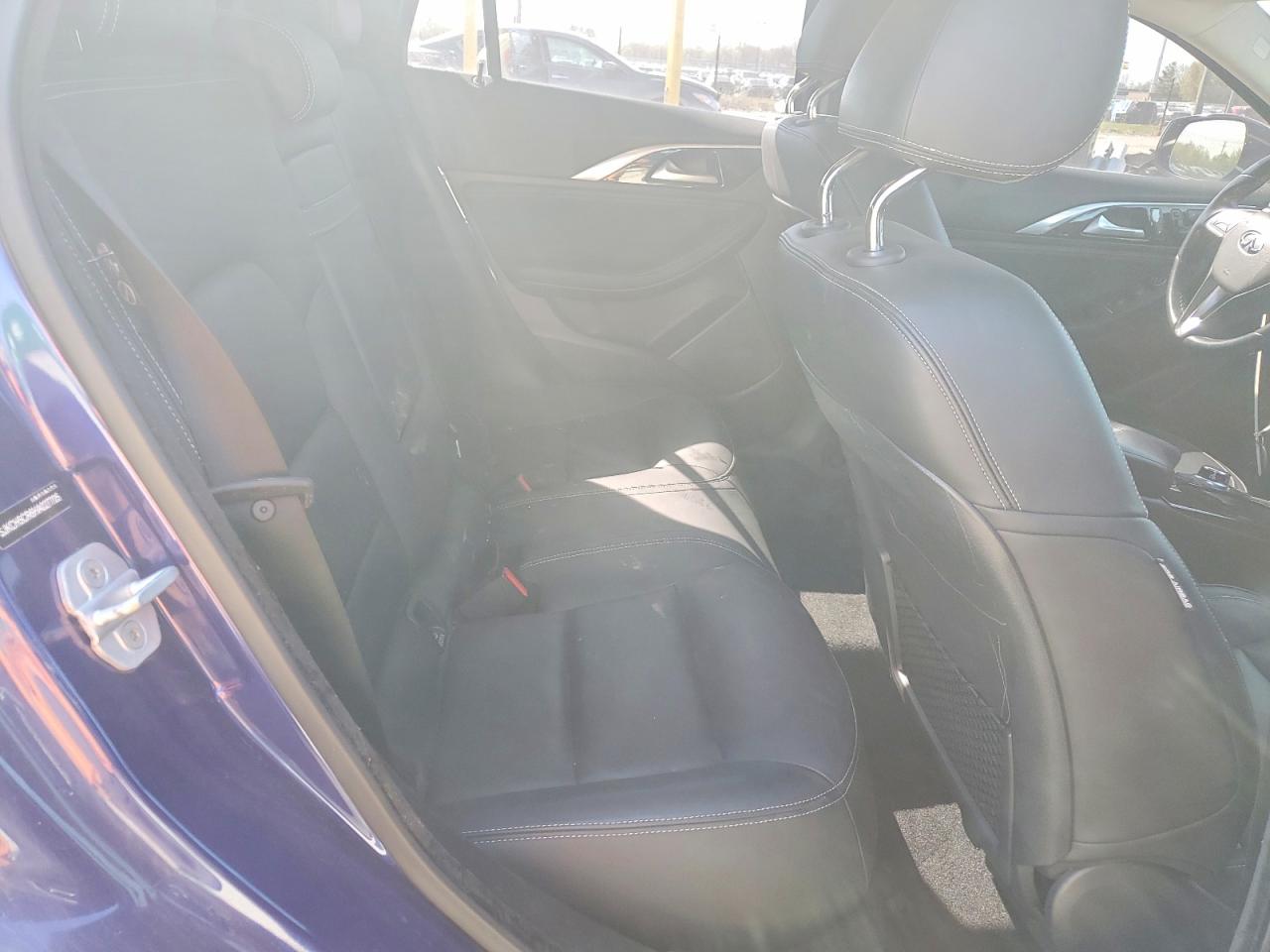 2017 Infiniti Qx30 Premium Blue vin: SJKCH5CR6HA027705